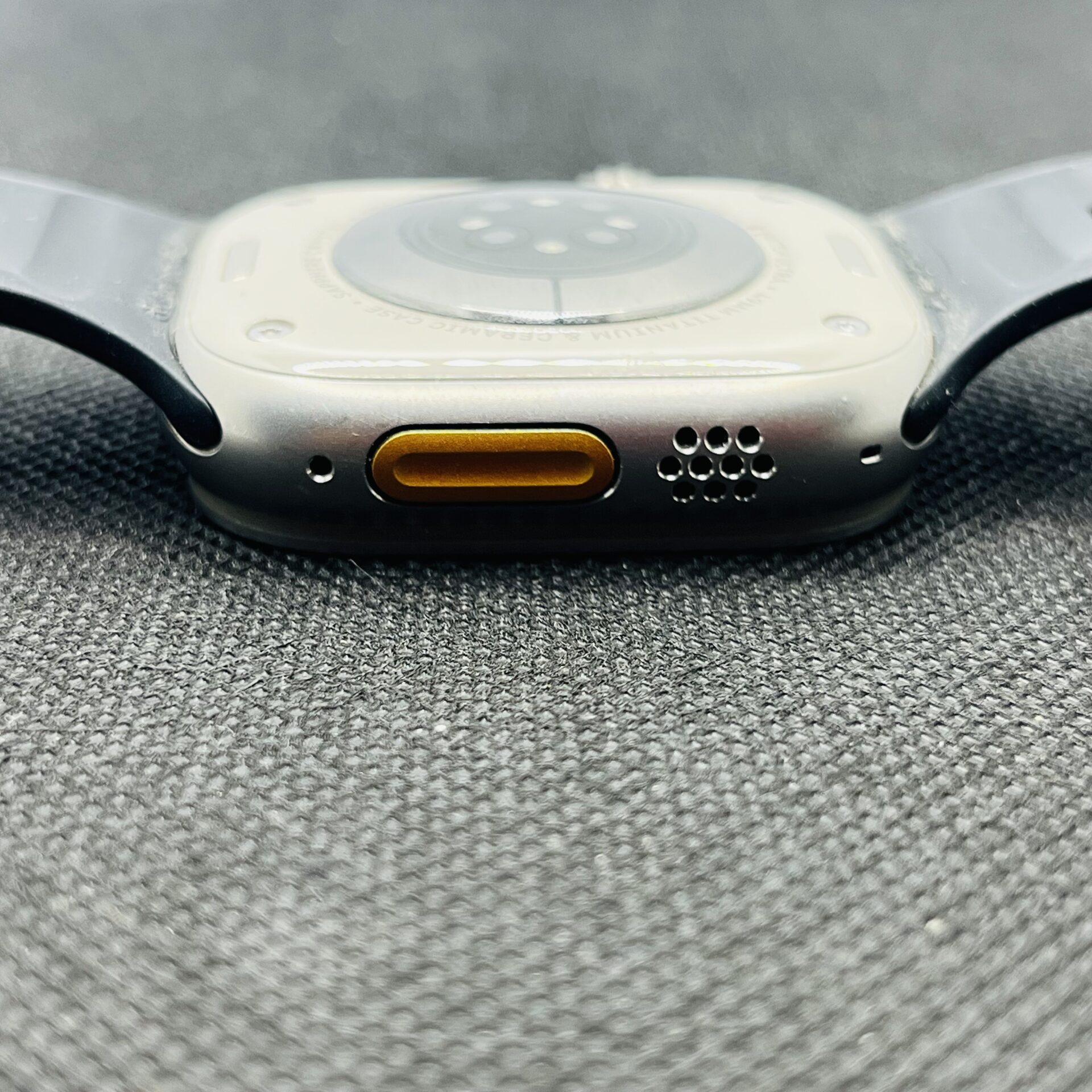 Apple Watch Ultra 49mm LTE Black Titanium (Grade B) – With Black Straps - Image 7