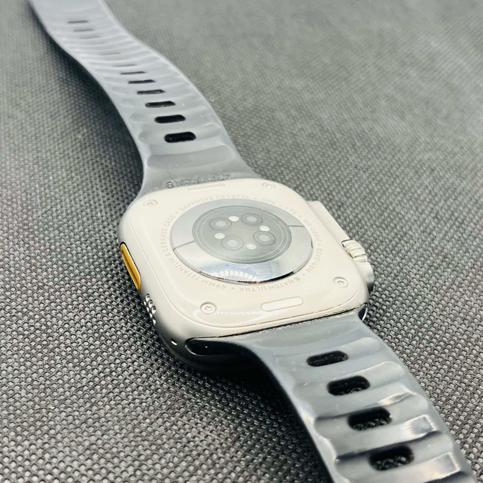 Apple Watch Ultra 49mm LTE Black Titanium (Grade B) – With Black Straps - Image 8