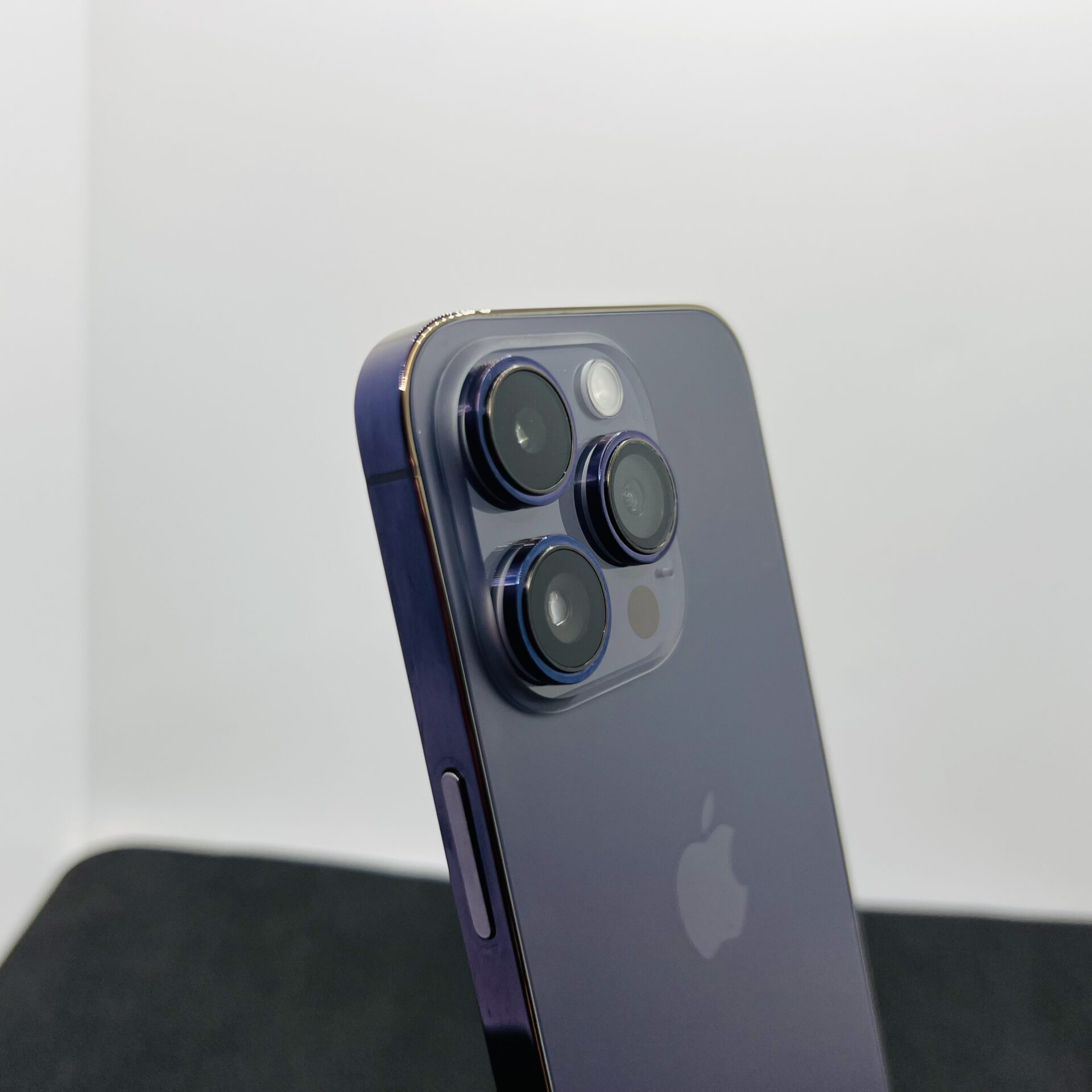 Apple iPhone 14 Pro 256GB Deep Purple (Grade B) – No Face ID And Camera is Flickering - Image 10
