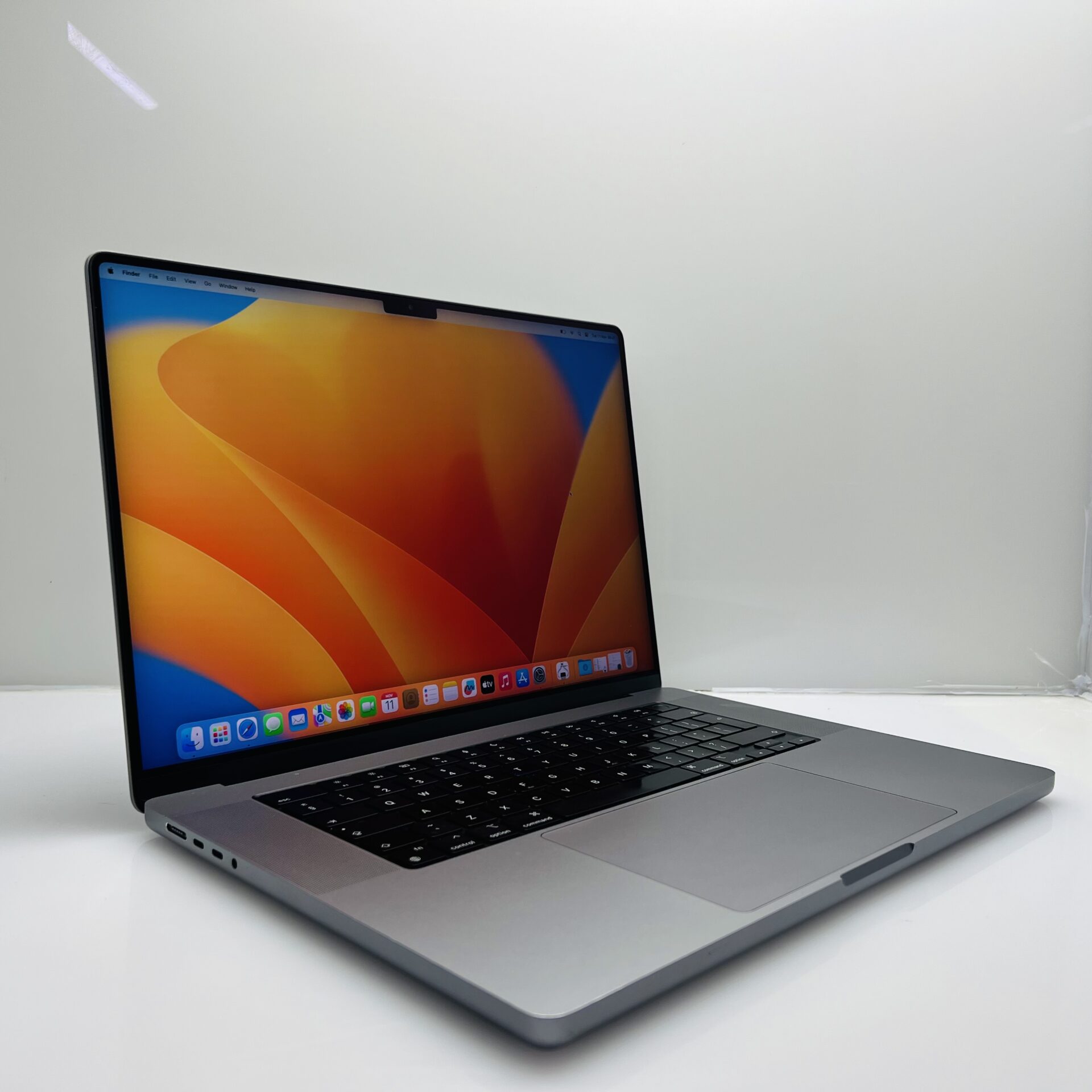 Apple Macbook Pro “M1 Pro” 16-Inch 10 CPU/16 GPU (2021) 16GB RAM 512GB SSD Space Gray – (Grade B) - Image 5