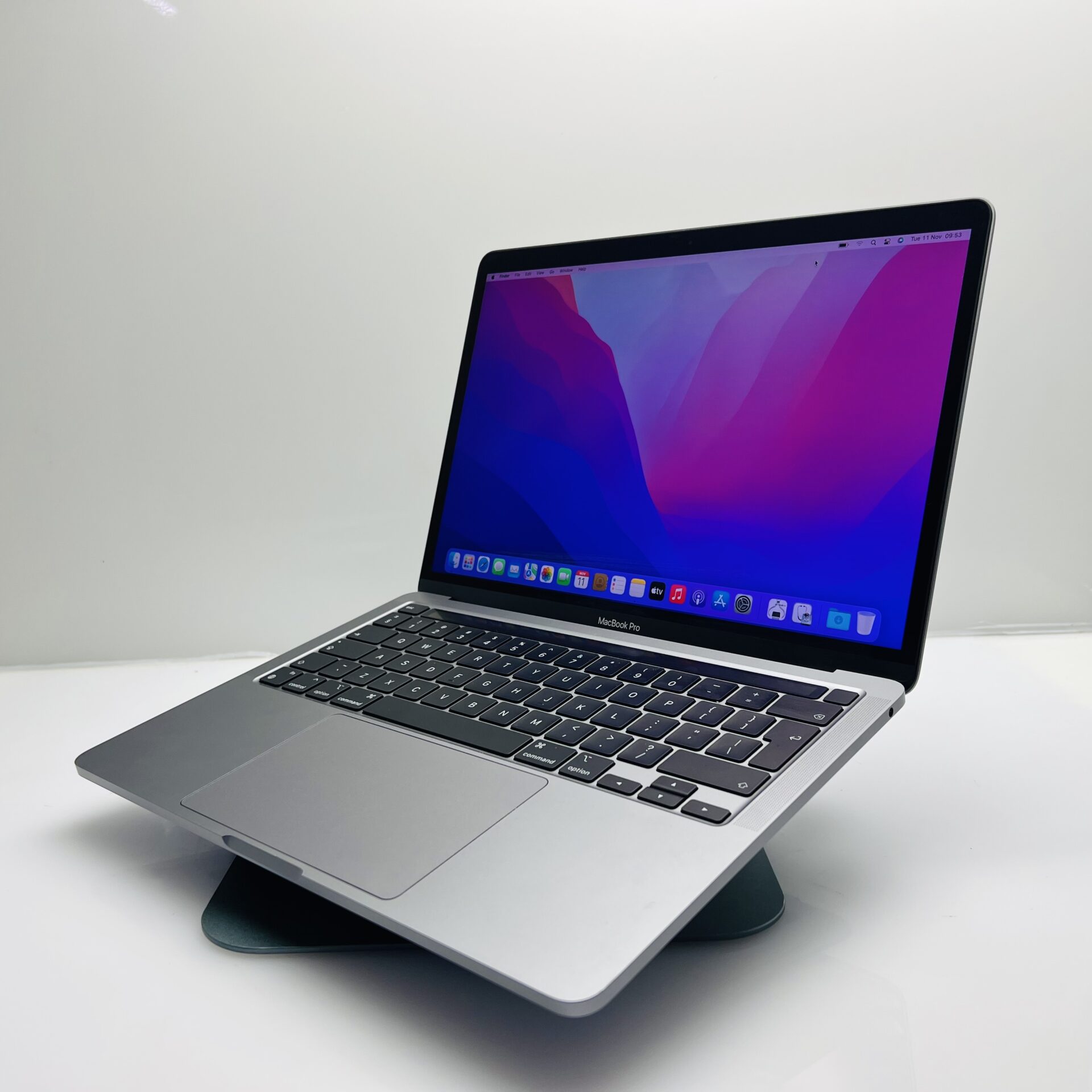 Apple MacBook Pro “M1” 13-inch 8 CPU/8 GPU 8GB RAM 256GB SSD Space Gray – (Grade B) - Image 4