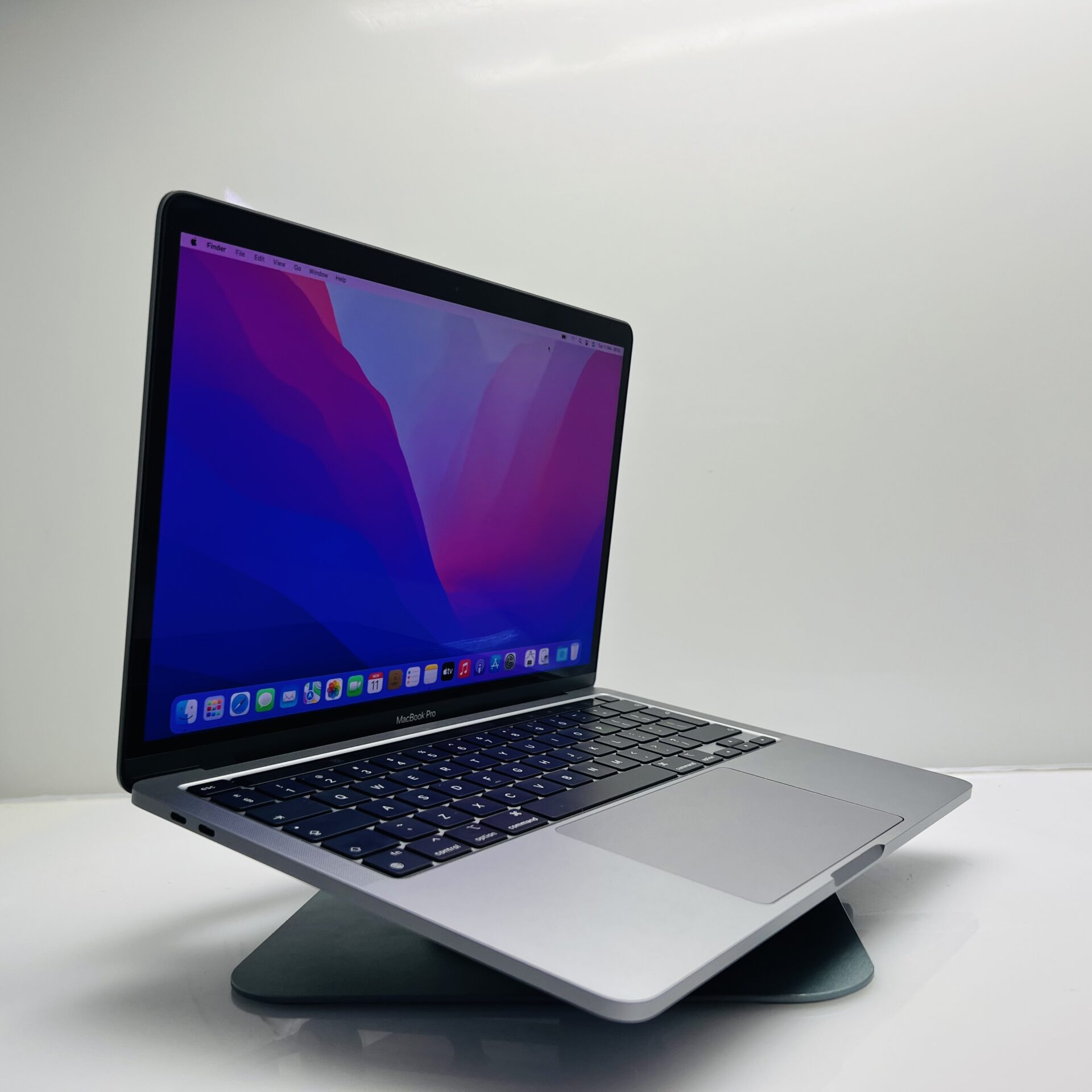 Apple MacBook Pro “M1” 13-inch 8 CPU/8 GPU 8GB RAM 256GB SSD Space Gray – (Grade B) - Image 5