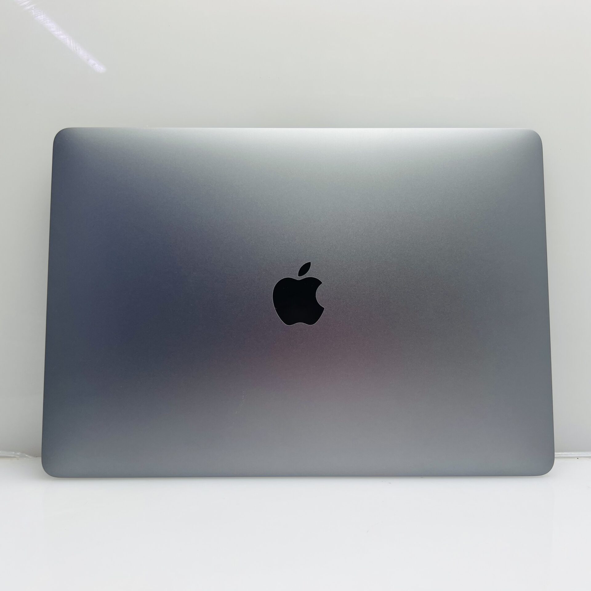 Apple MacBook Pro “M1” 13-inch 8 CPU/8 GPU 8GB RAM 256GB SSD Space Gray – (Grade B) - Image 2