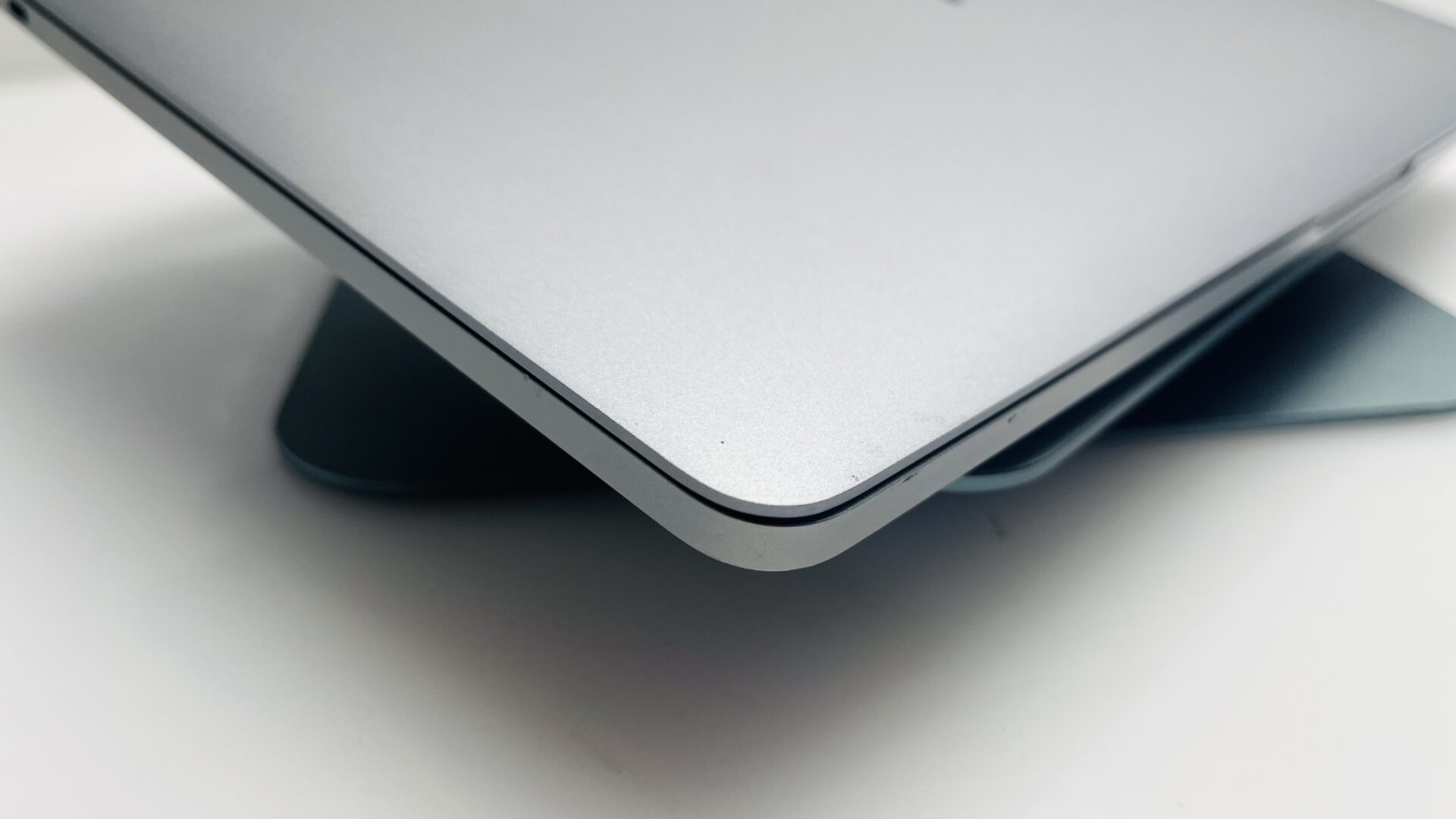 Apple MacBook Pro “M1” 13-inch 8 CPU/8 GPU 8GB RAM 256GB SSD Space Gray (Grade B) - Image 6