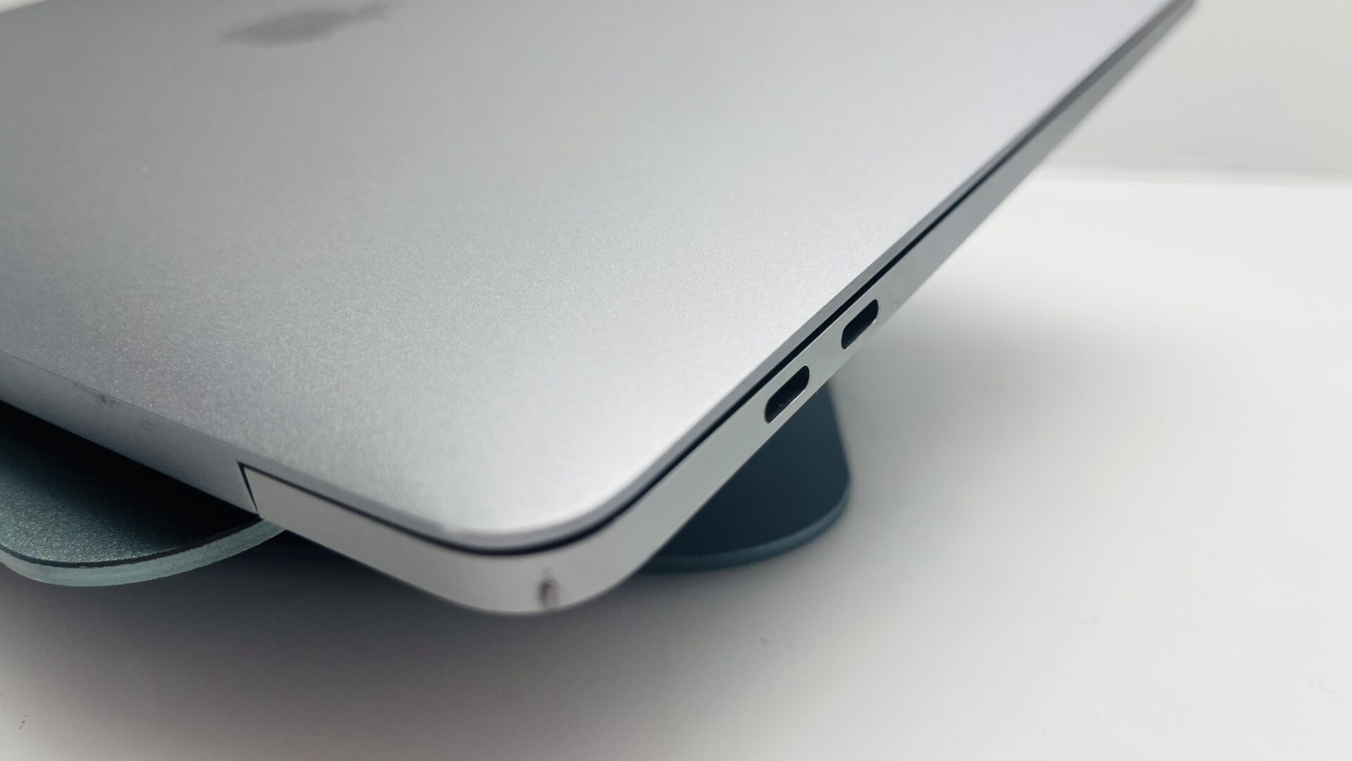 Apple MacBook Pro “M1” 13-inch 8 CPU/8 GPU 8GB RAM 256GB SSD Space Gray (Grade B) - Image 8