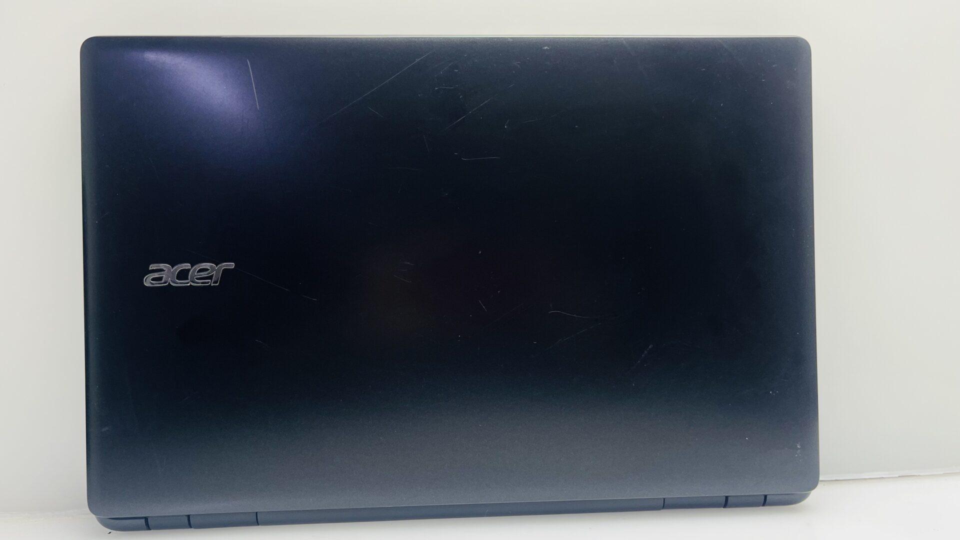 Acer TravelMate P256 4th Gen “Core i5” 1.70GHz 16GB RAM 500GB SSD Black - (Grade B) - Image 2