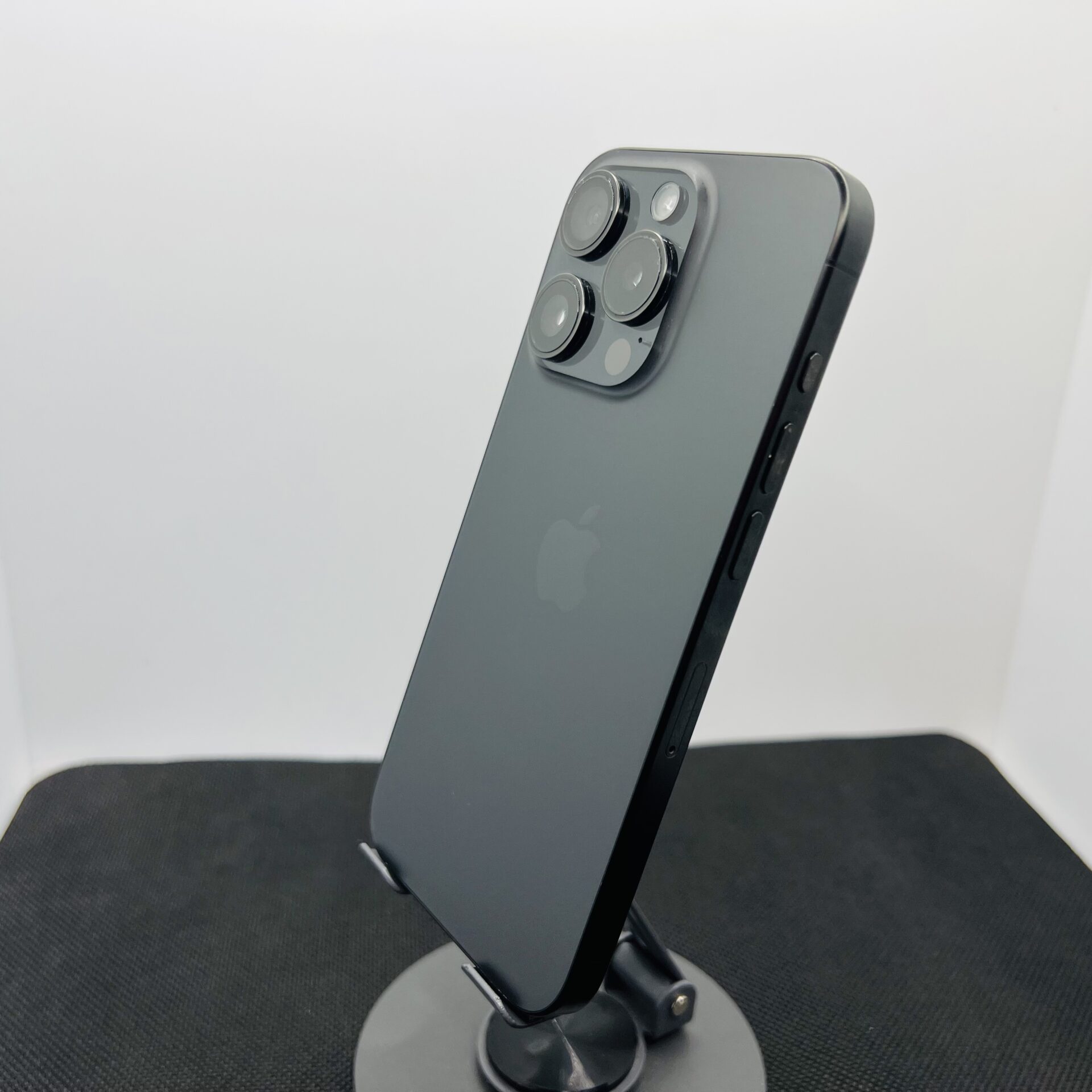 Apple iPhone 15 Pro 512GB Black Titanium – (Grade B) - Image 8