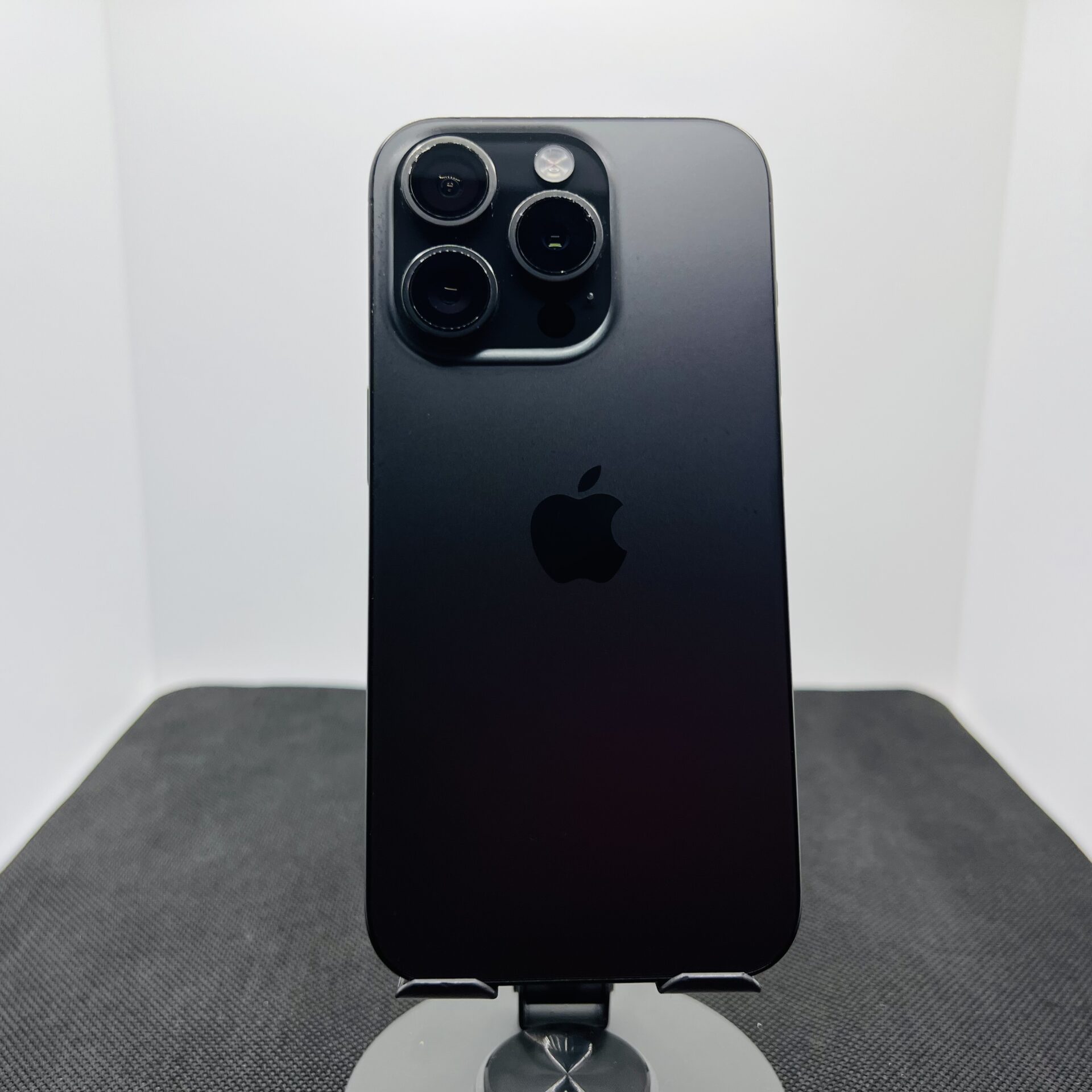 Apple iPhone 15 Pro 512GB Black Titanium – (Grade B) - Image 9