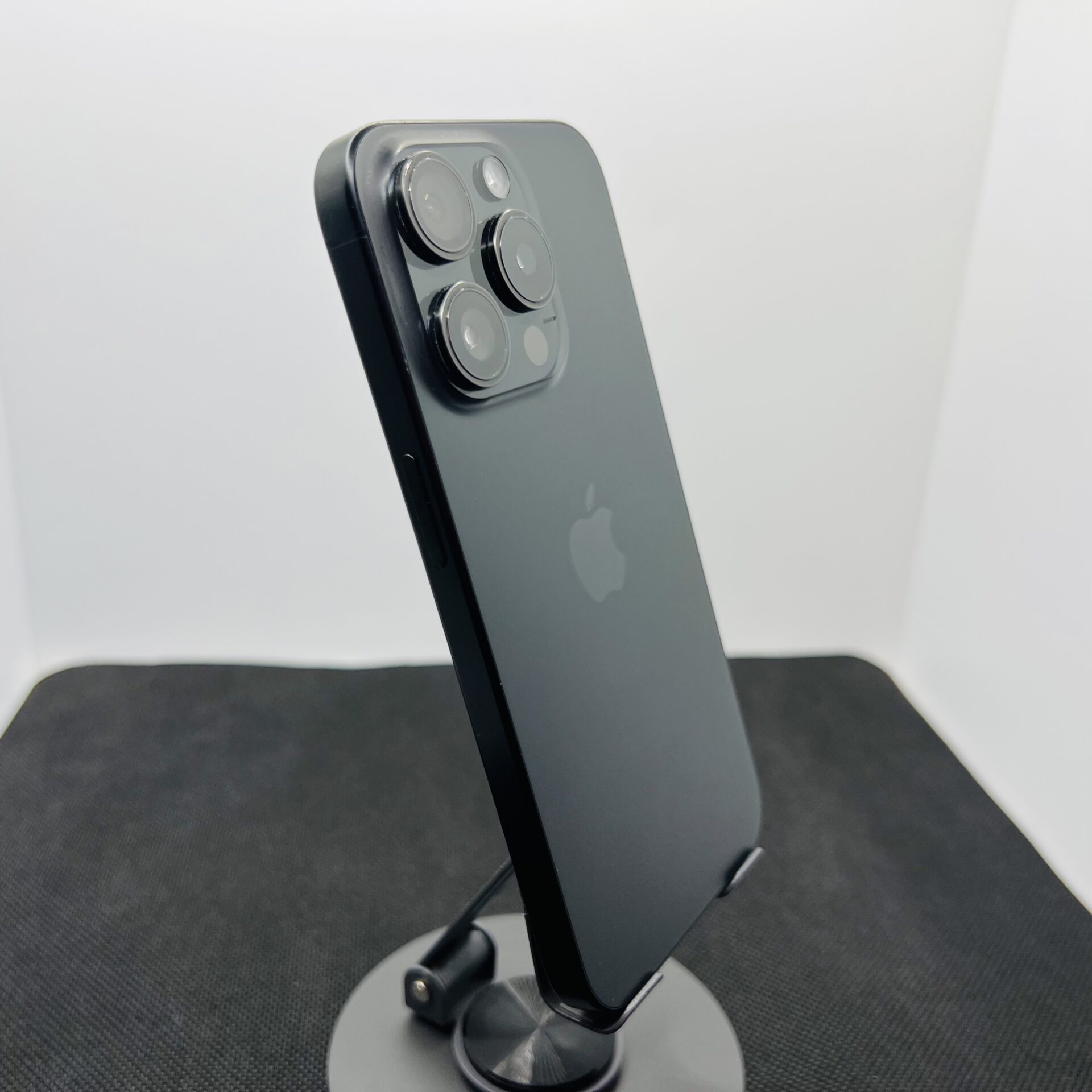 Apple iPhone 15 Pro 512GB Black Titanium – (Grade B) - Image 10