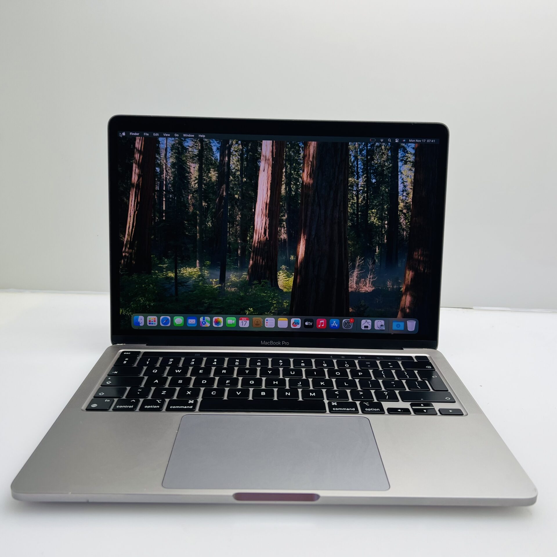Apple MacBook Pro “M1” 13-inch 8 CPU/8 GPU 16GB RAM 512GB SSD Space Gray – (Grade B) - Image 3