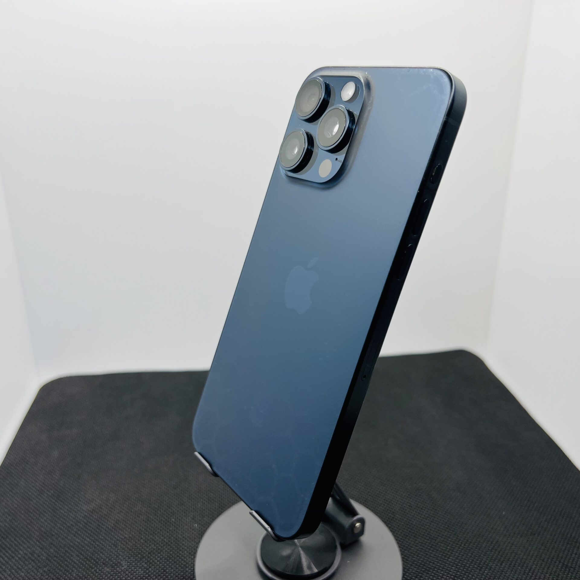 Apple iPhone 15 Pro Max 256GB Blue Titanium – (Grade B) - Image 8