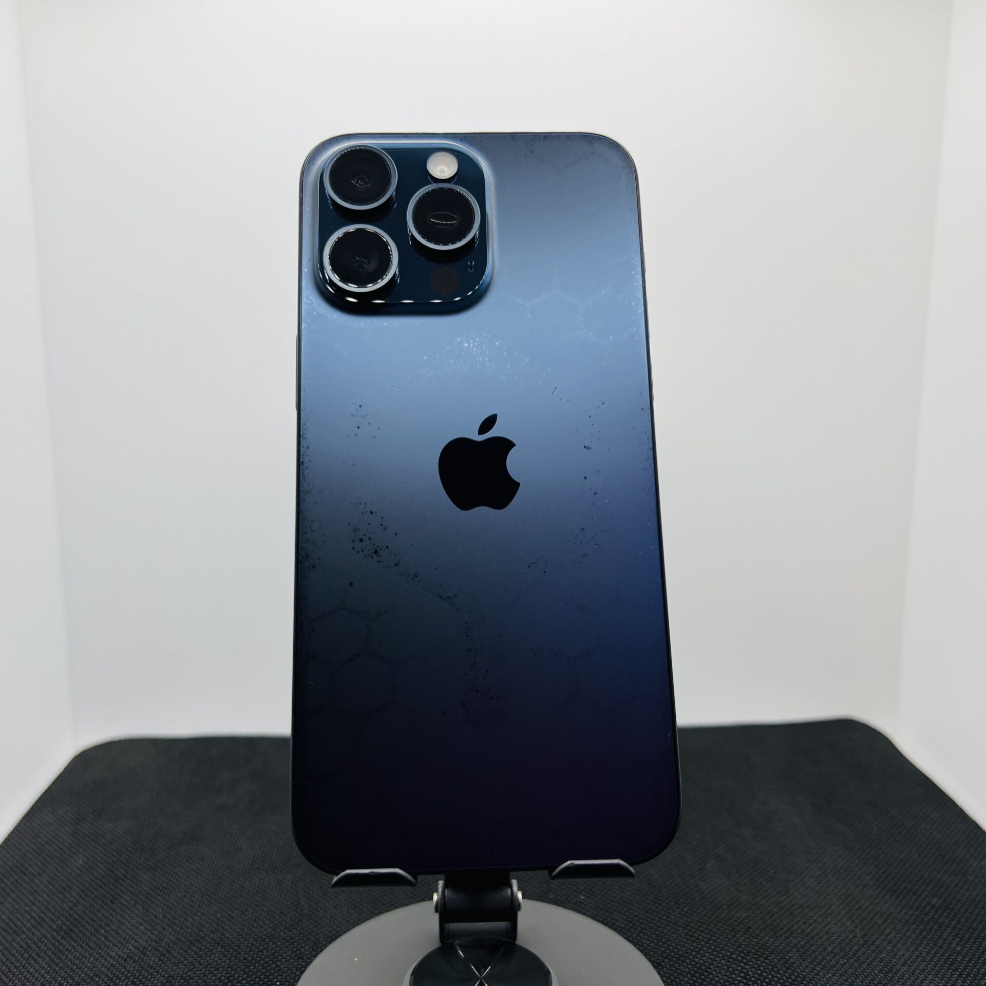 Apple iPhone 15 Pro Max 256GB Blue Titanium – (Grade B) - Image 9