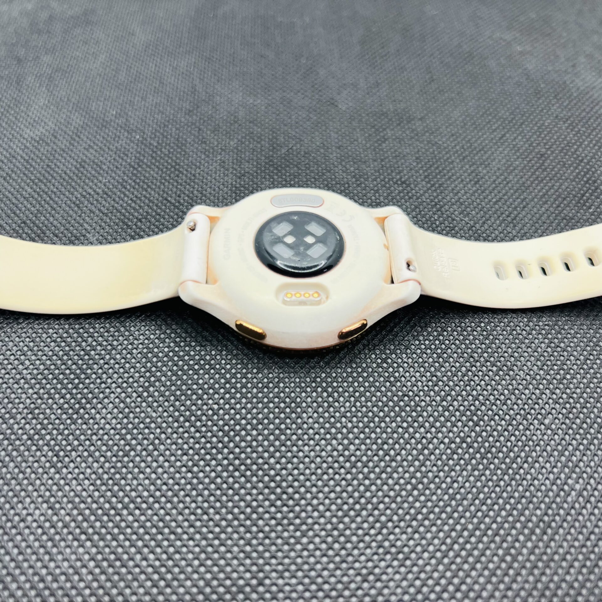 Garmin Venu 2s White - (Grade B) - Image 7