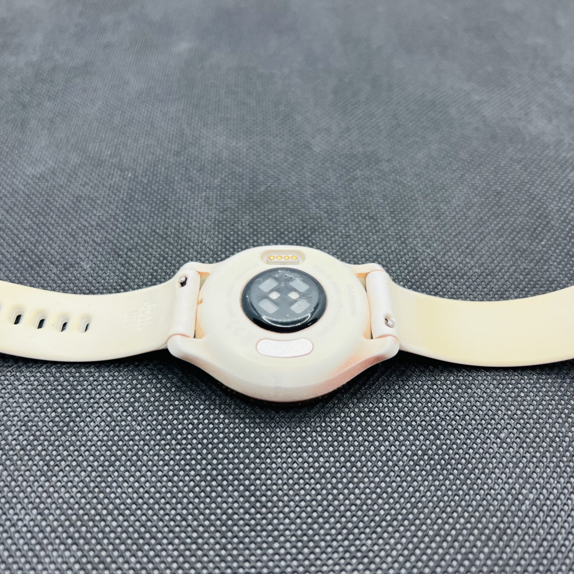 Garmin Venu 2s White - (Grade B) - Image 8