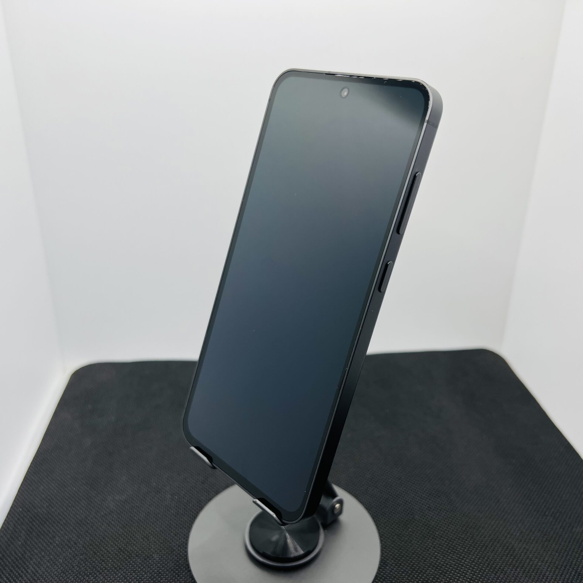 Samsung Galaxy S24 FE 128GB Graphite - (Grade B) - Image 5