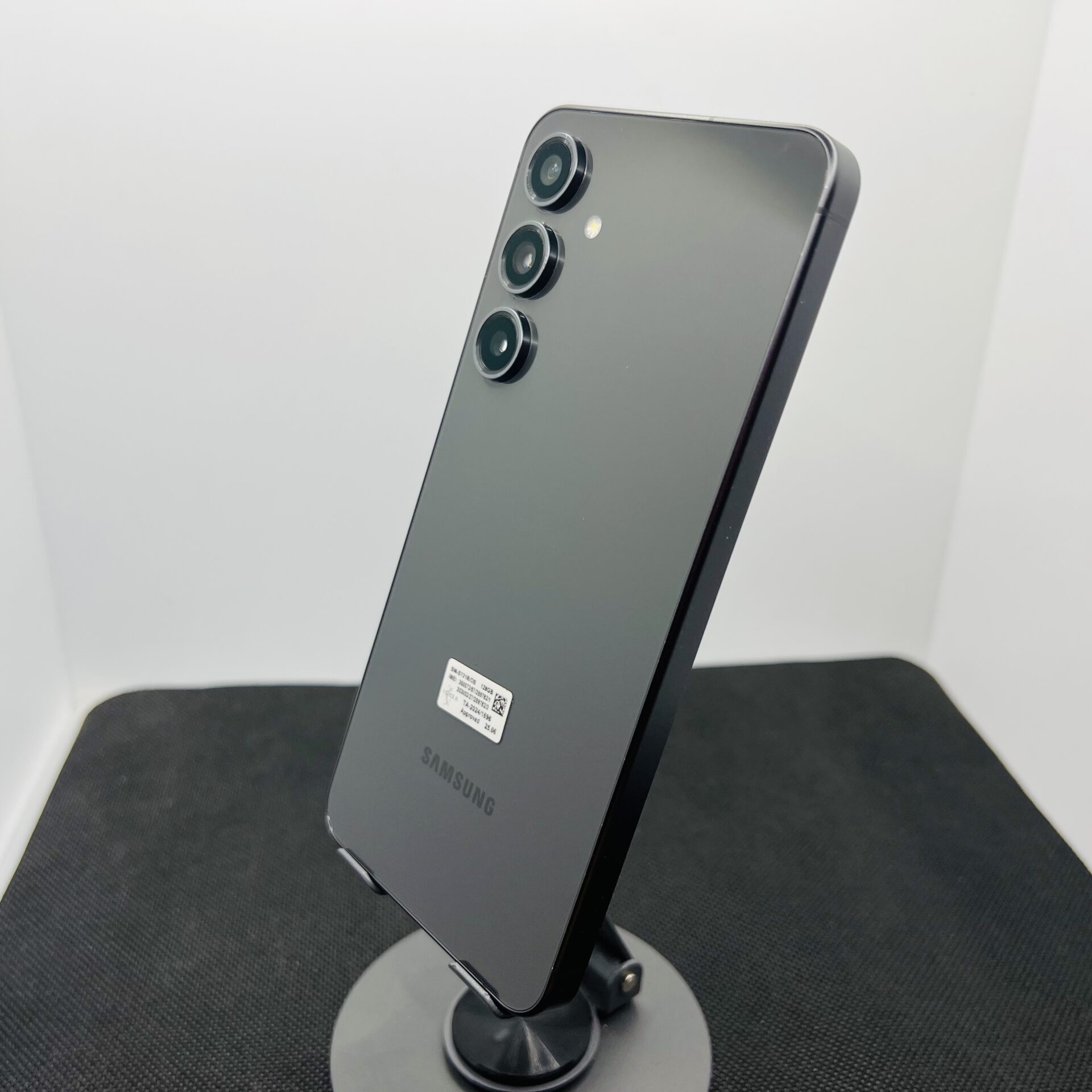 Samsung Galaxy S24 FE 128GB Graphite - (Grade B) - Image 6