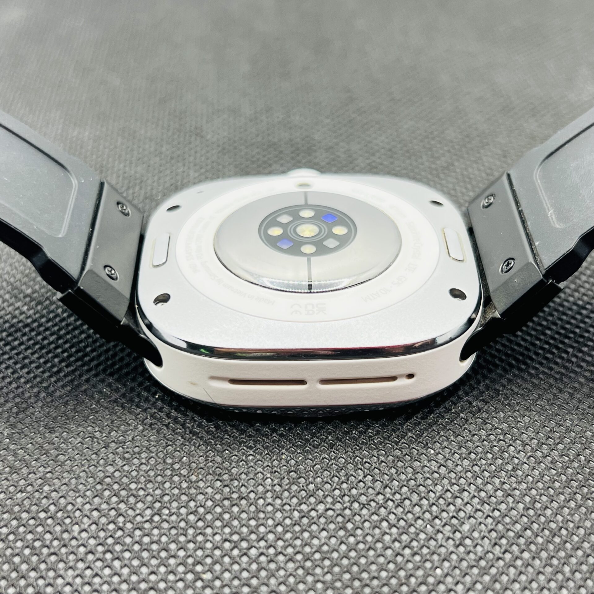 Galaxy Watch Ultra 47mm LTE Titanium White (Grade B) – With Black Straps - Image 8