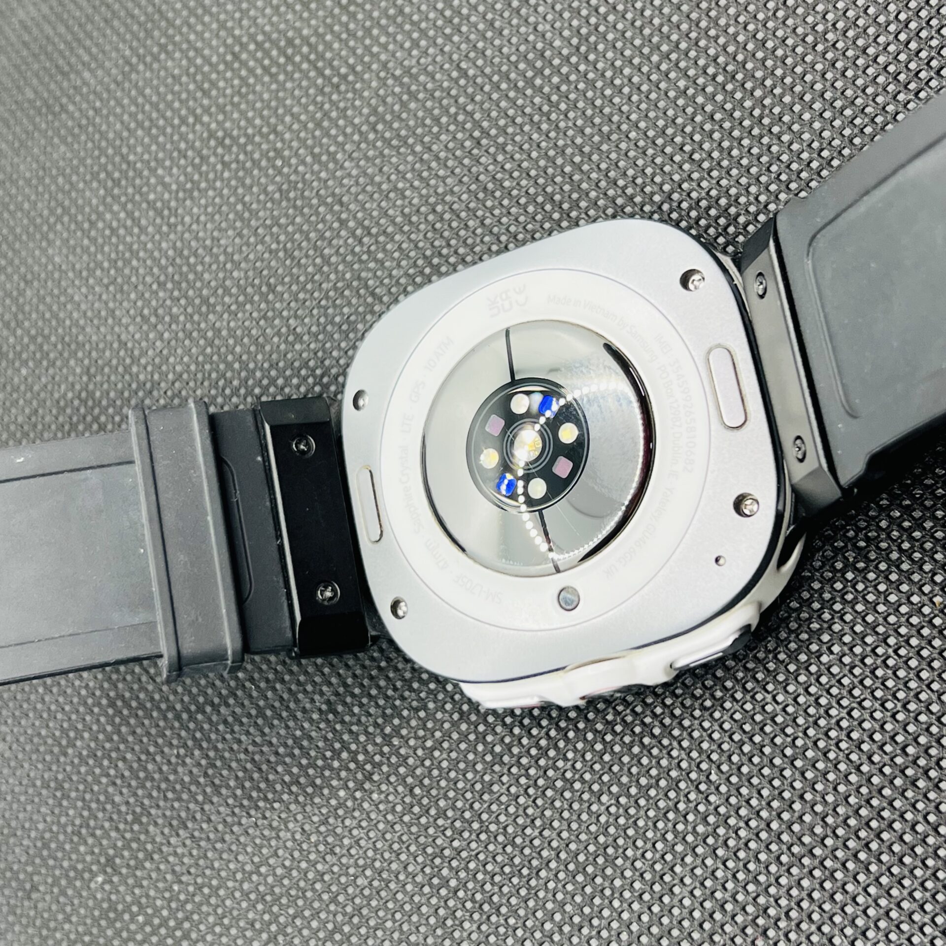 Galaxy Watch Ultra 47mm LTE Titanium White (Grade B) – With Black Straps - Image 9