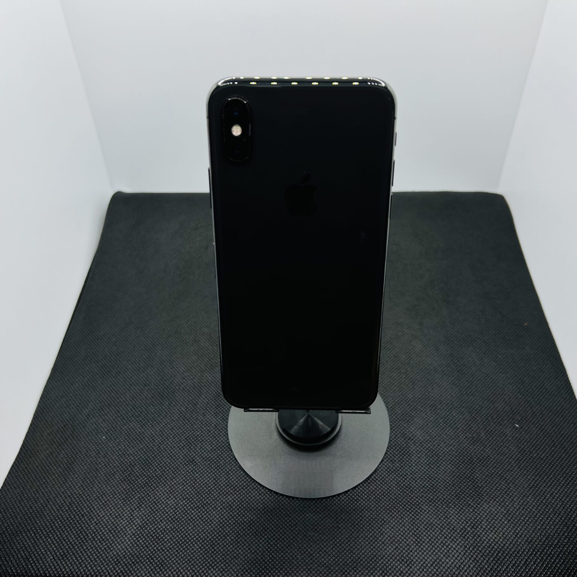 Apple iPhone X 256GB Space Gray (Grade B) - Blurry Front Portrait Mode - Image 6