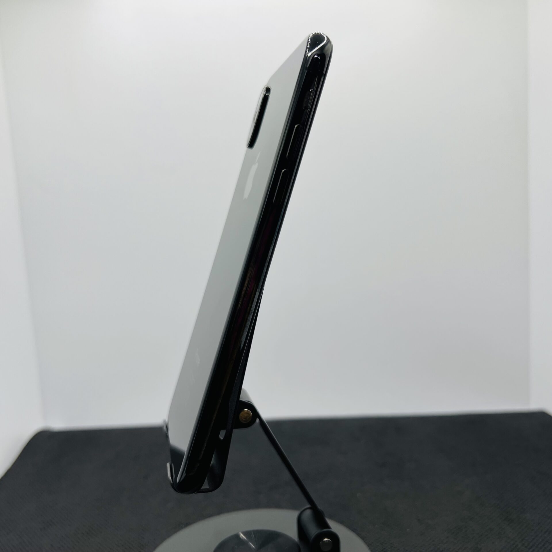 Apple iPhone X 256GB Space Gray (Grade B) - Blurry Front Portrait Mode - Image 9