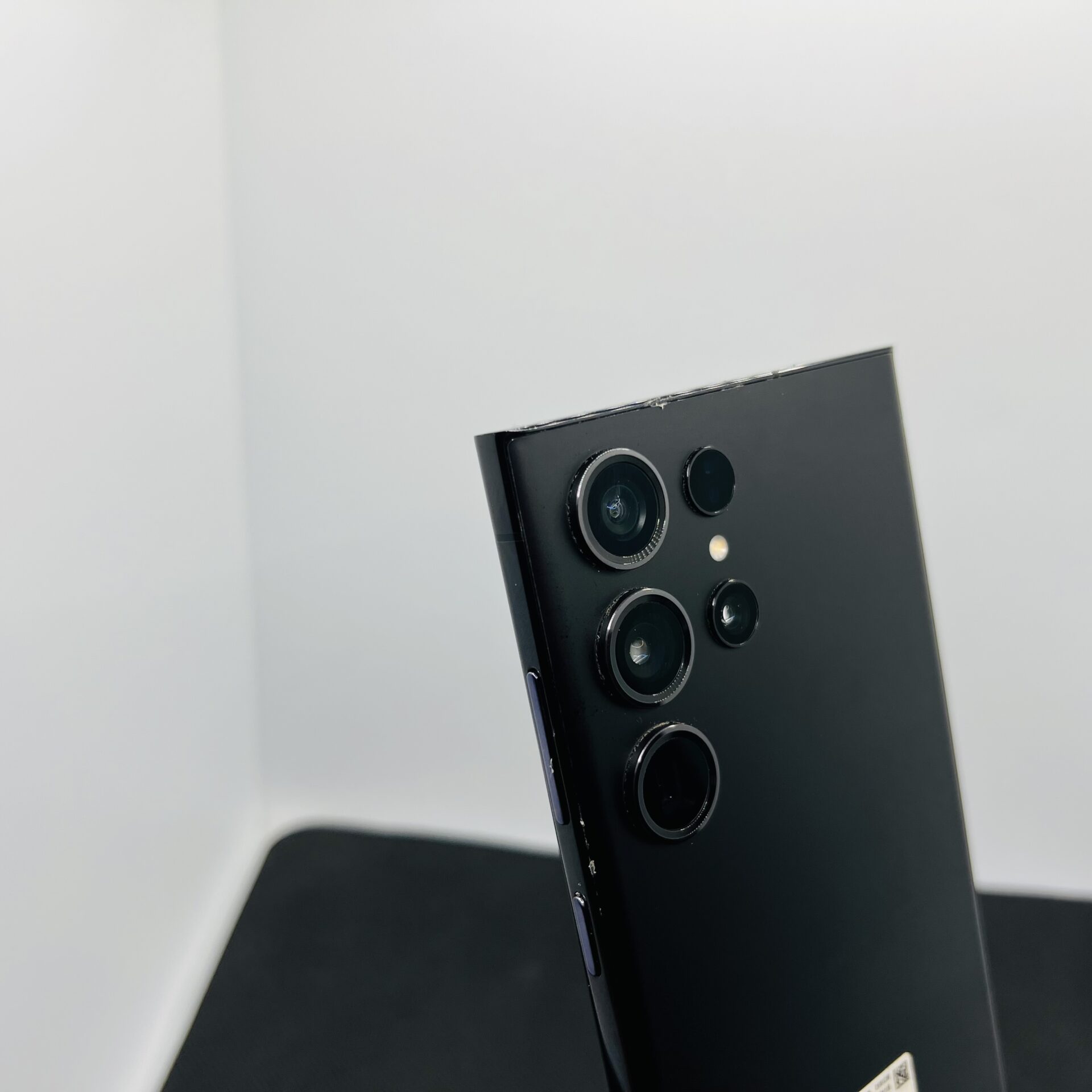 Samsung Galaxy S23 Ultra 256GB Phantom Black (Grade B) - Minor LCD Burn - Image 9