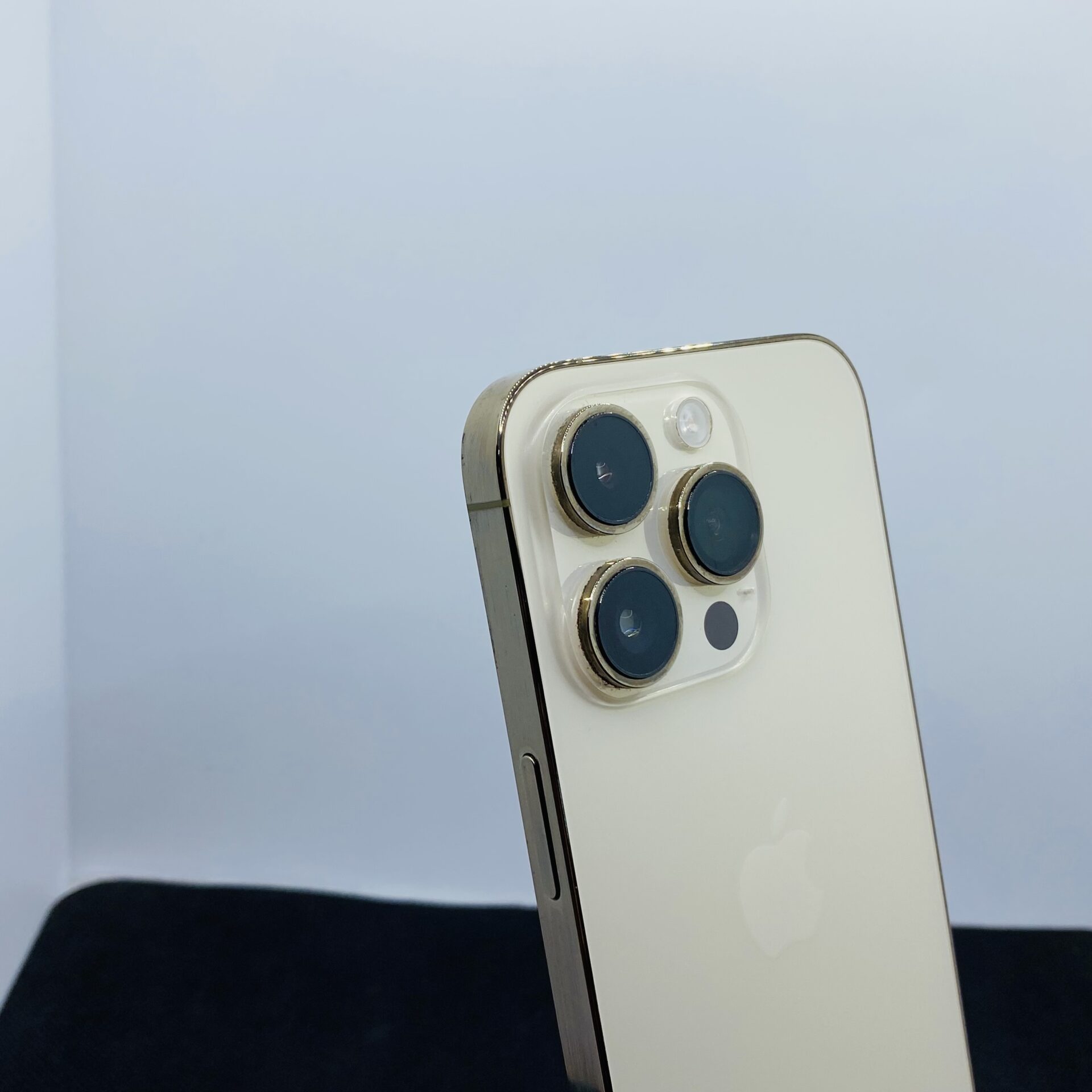 Apple iPhone 14 Pro 256GB Gold – (Grade B) - Image 11