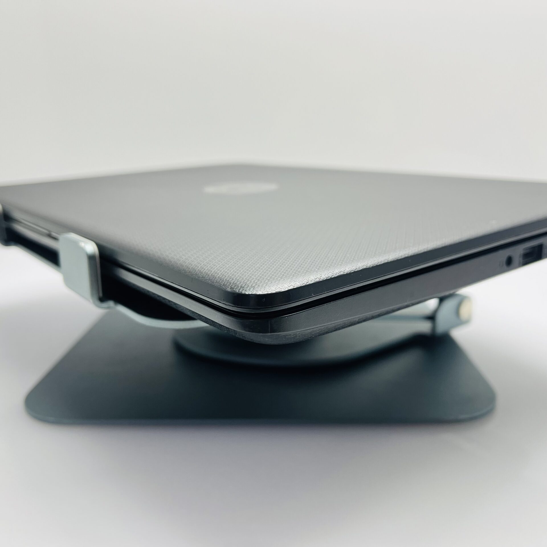 HP 14-dk1006ni AMD 3020e 1.20GHz 8GB RAM 256GB SSD Black (Grade B) - Damaged Casing - Image 7