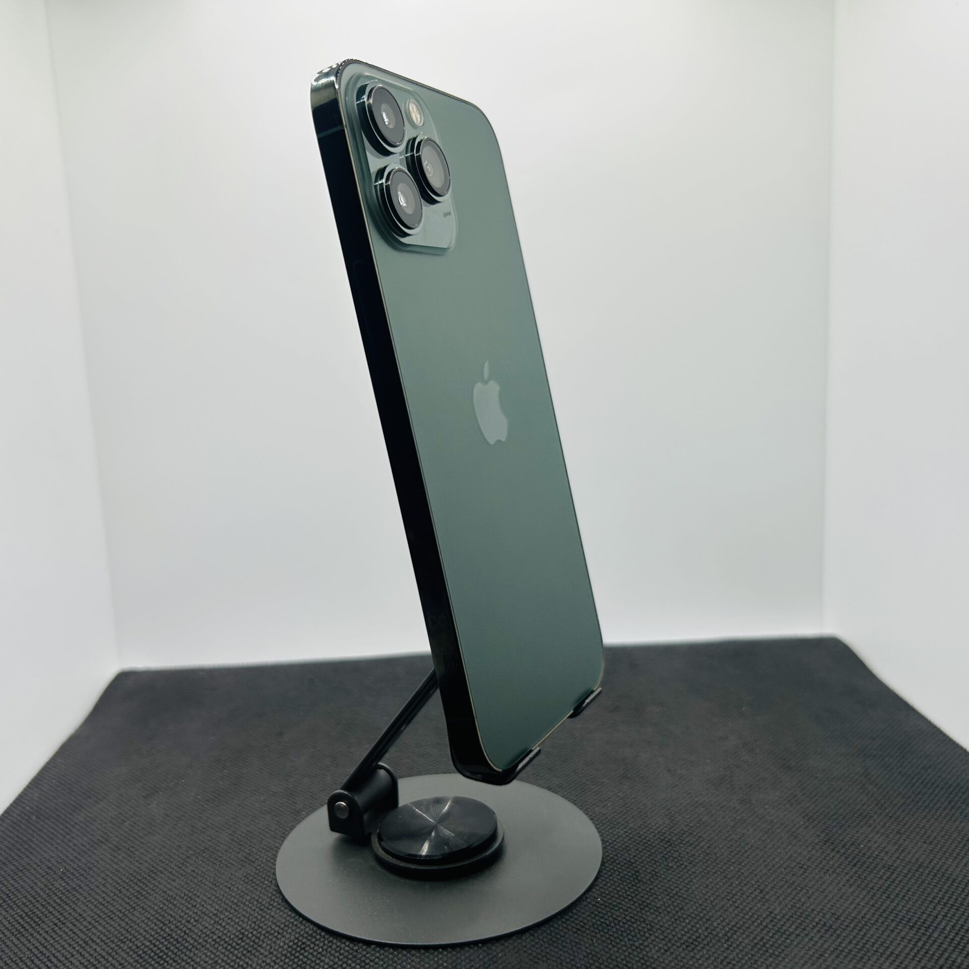 Apple iPhone 13 Pro Max 256GB Alpine Green – (Grade B) - Image 5