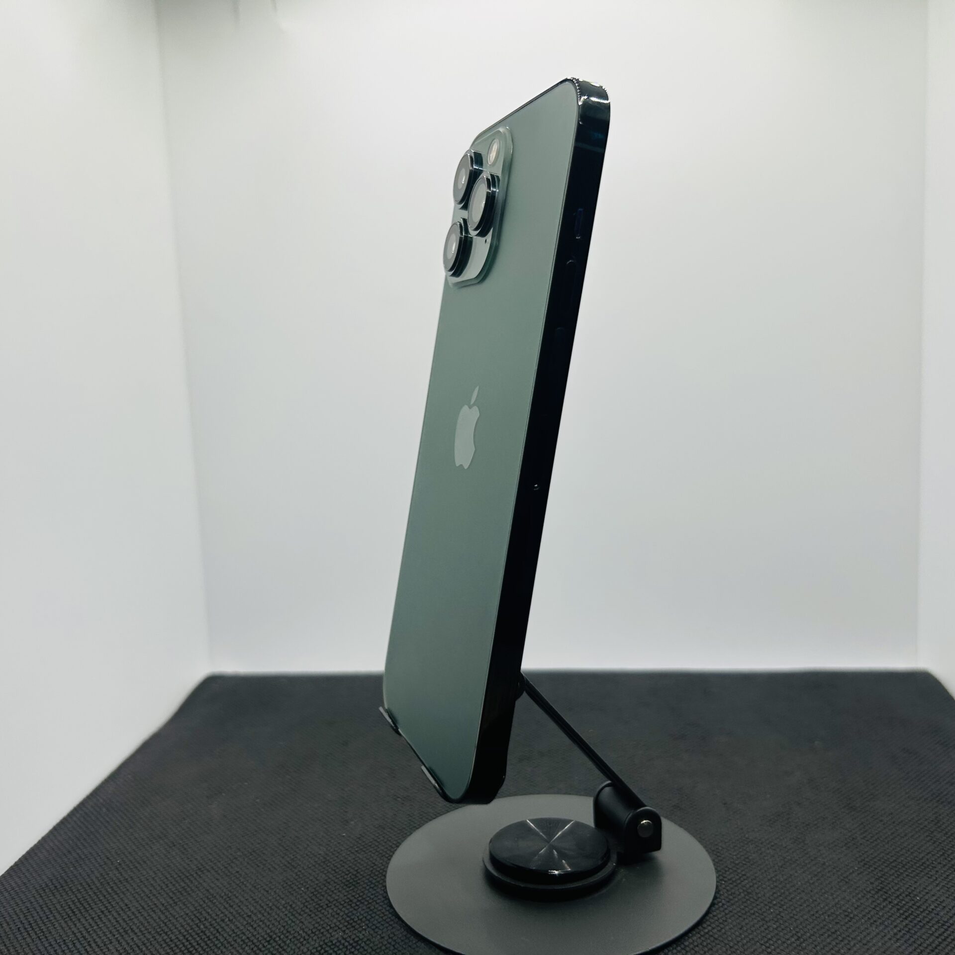 Apple iPhone 13 Pro Max 256GB Alpine Green – (Grade B) - Image 10
