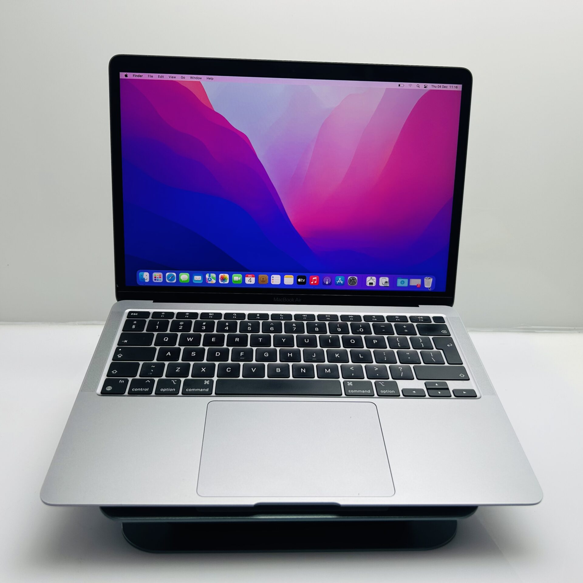 Apple MacBook Air “M1” 13-Inch 8CPU/7 GPU (2020) 8GB RAM 256GB SSD Space Gray – (Grade B) - Image 4
