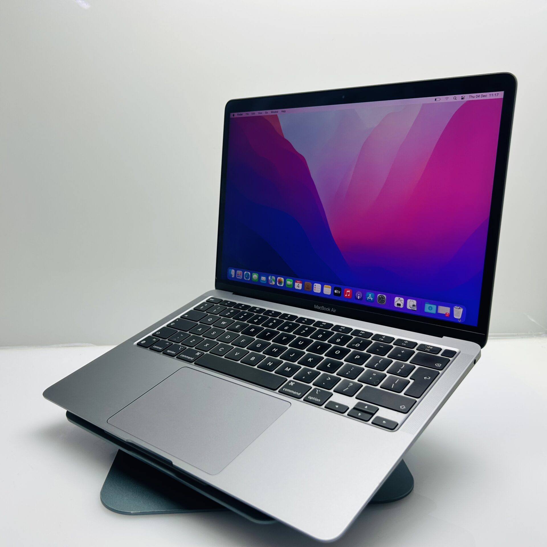 Apple MacBook Air “M1” 13-Inch 8CPU/7 GPU (2020) 8GB RAM 256GB SSD Space Gray – (Grade B) - Image 5