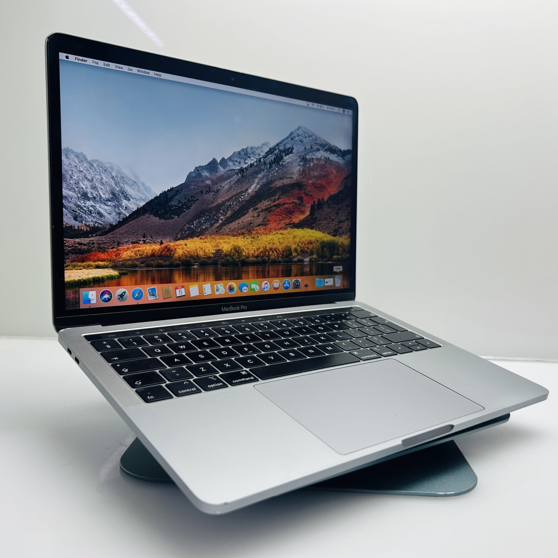 Apple MacBook Pro 13-Inch “Core i5” 2.3GHz (TouchBar/2018) 8GB RAM 256GB SSD Space Gray (Grade B) - Image 3