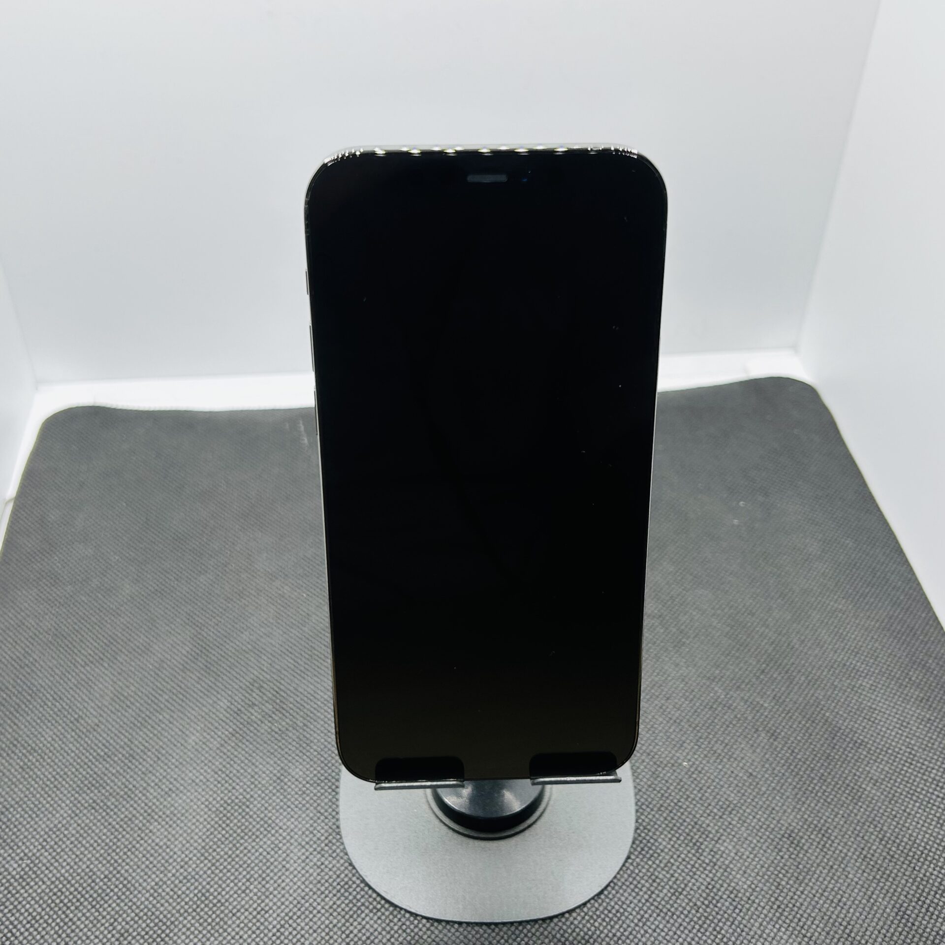 Apple iPhone 12 Pro 256GB Graphite - (Grade B) - Image 6