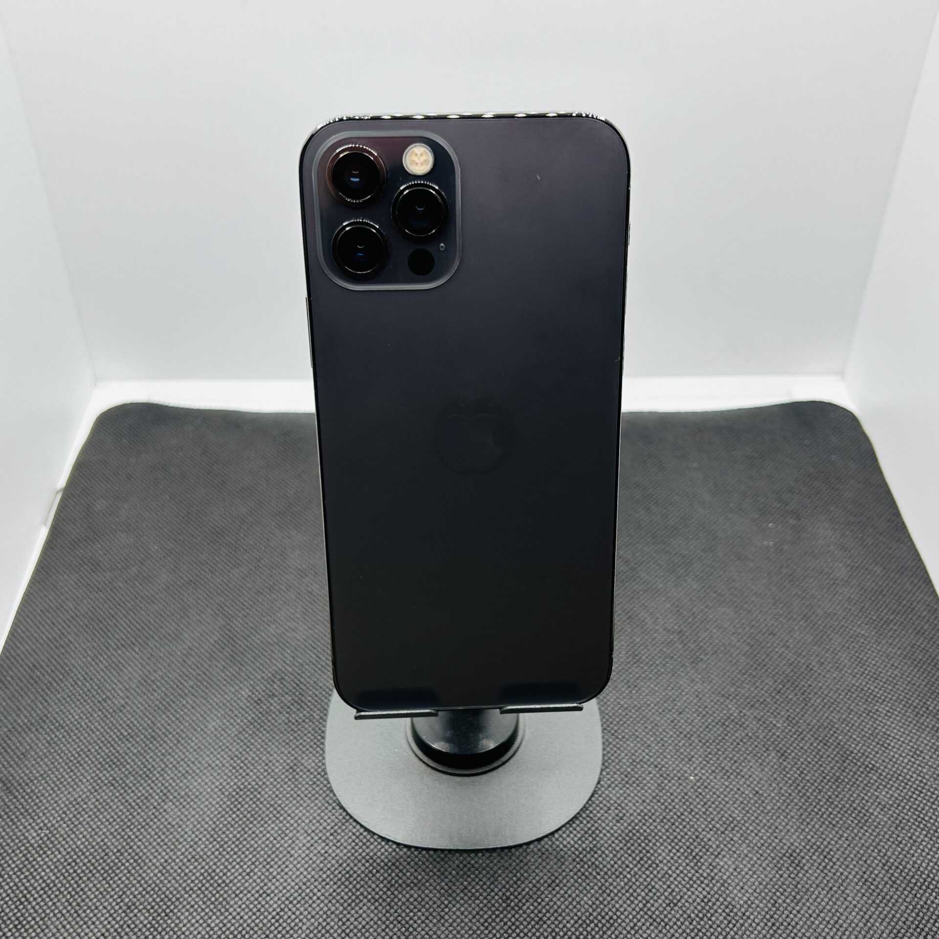 Apple iPhone 12 Pro 256GB Graphite - (Grade B) - Image 9