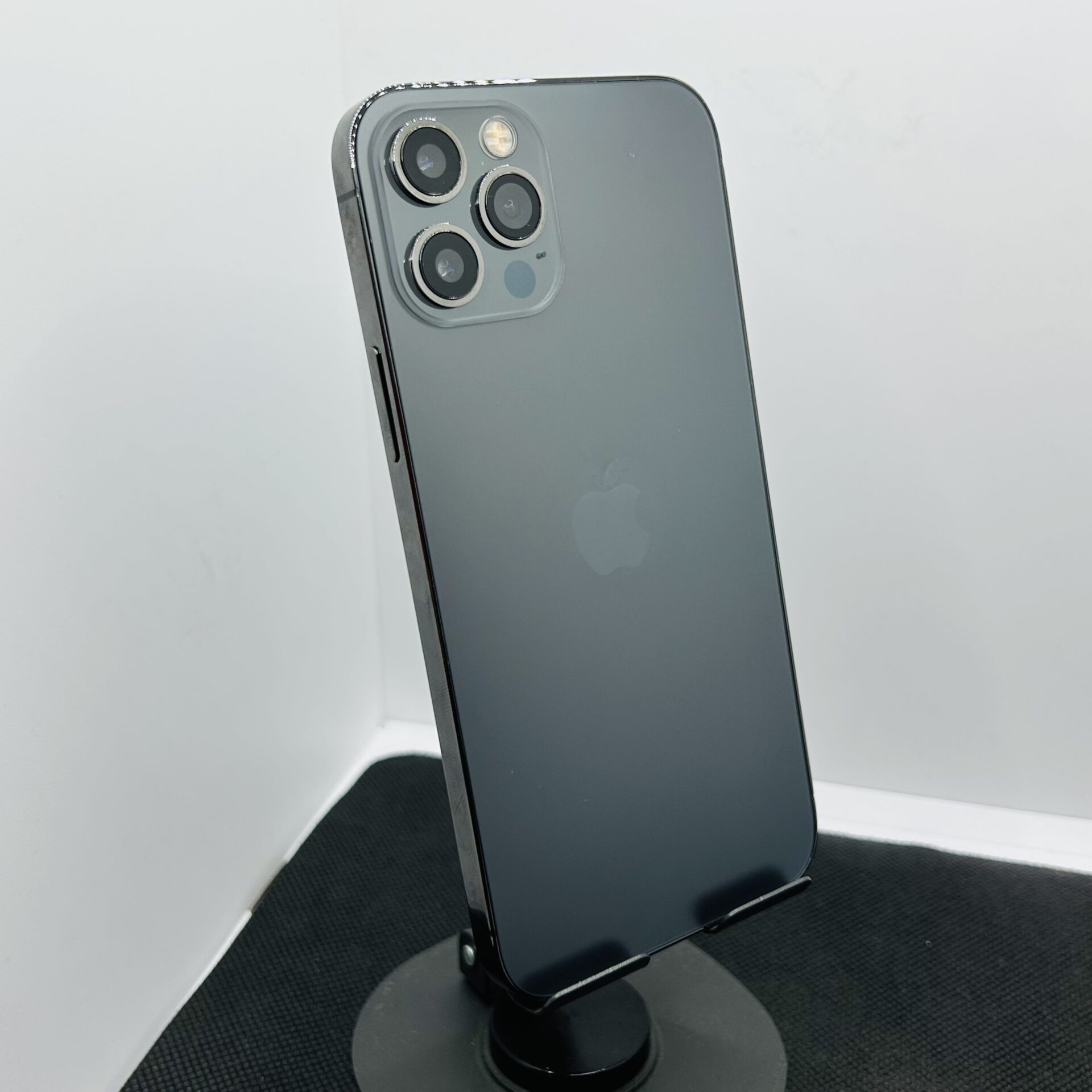 Apple iPhone 12 Pro 256GB Graphite - (Grade B) - Image 8