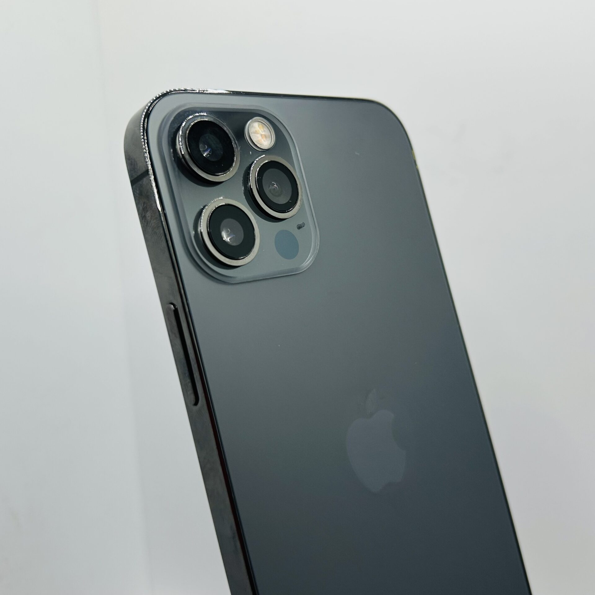 Apple iPhone 12 Pro 256GB Graphite - (Grade B) - Image 11