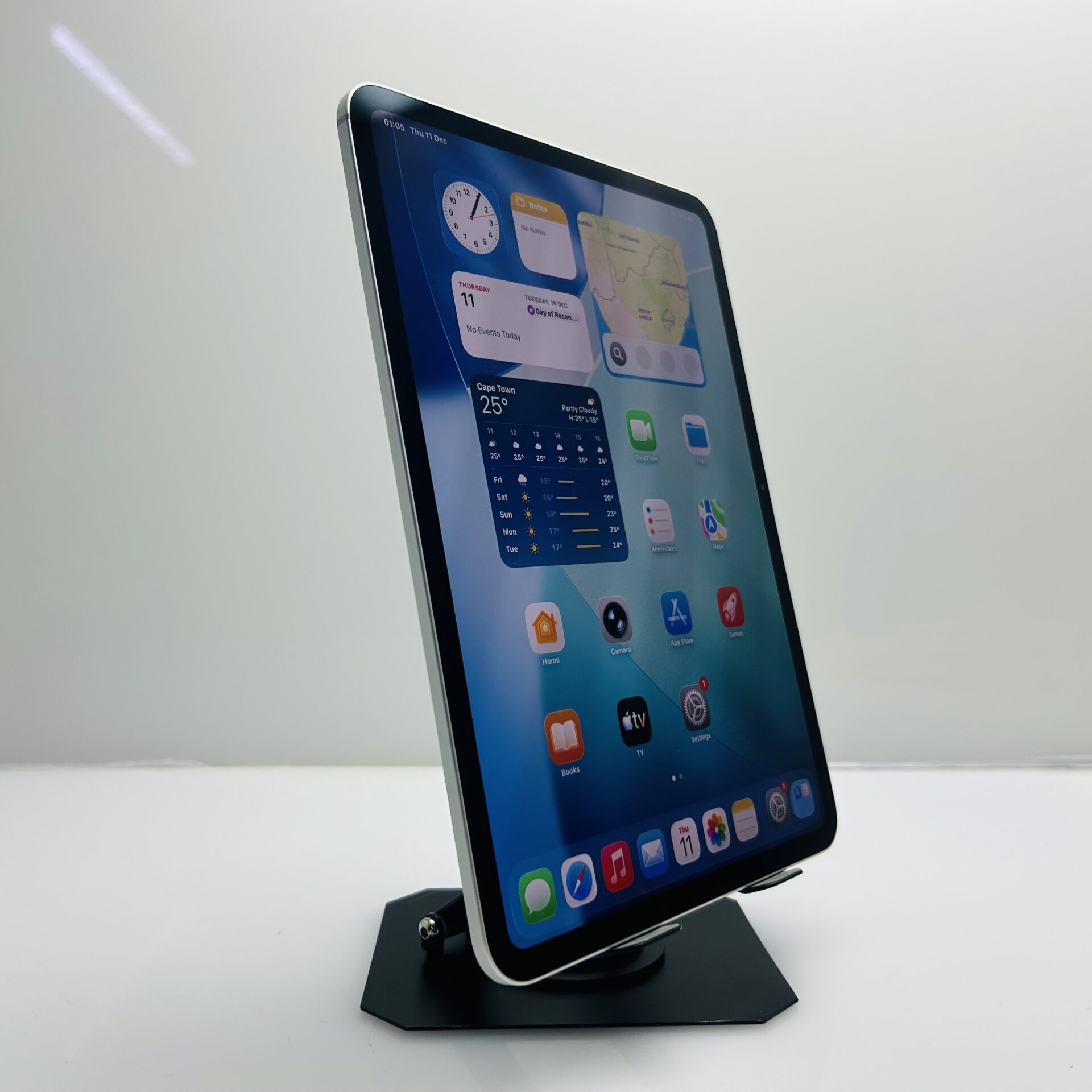 Apple iPad Pro 11″ M4 256GB (WiFi Only) Silver – (Grade B) - Image 2