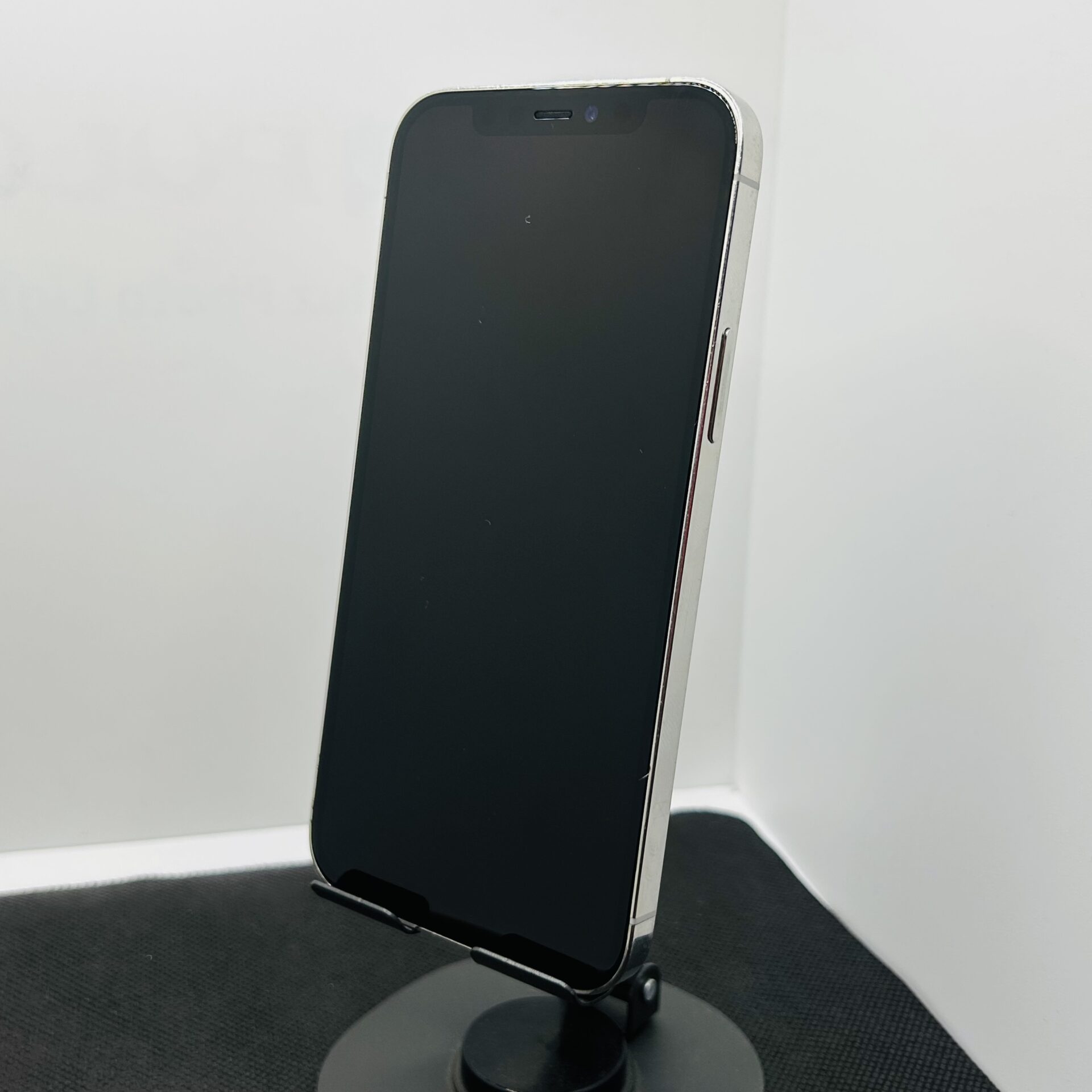 Apple iPhone 12 Pro 512GB Silver - (Grade B) - Image 7