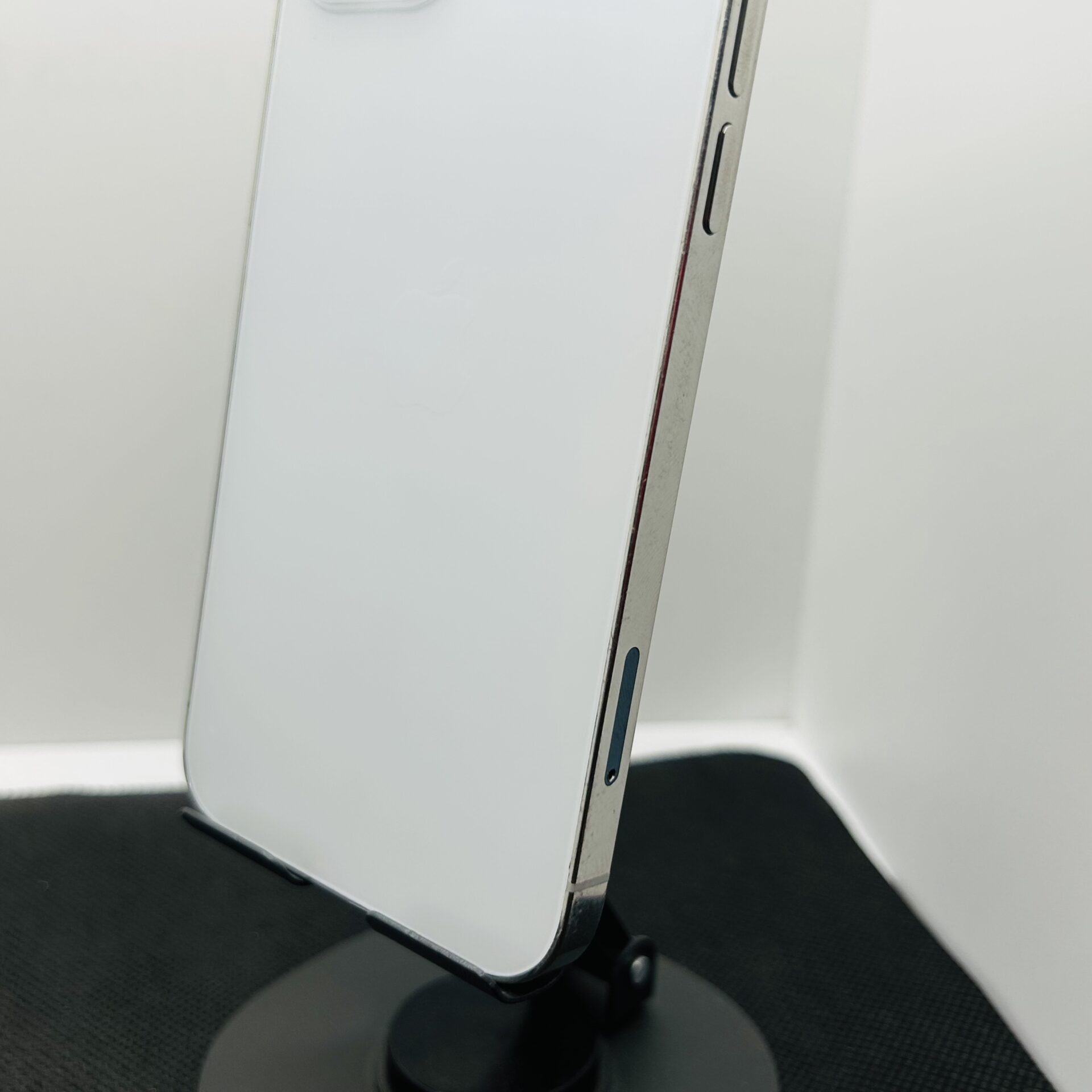 Apple iPhone 12 Pro 512GB Silver - (Grade B) - Image 11