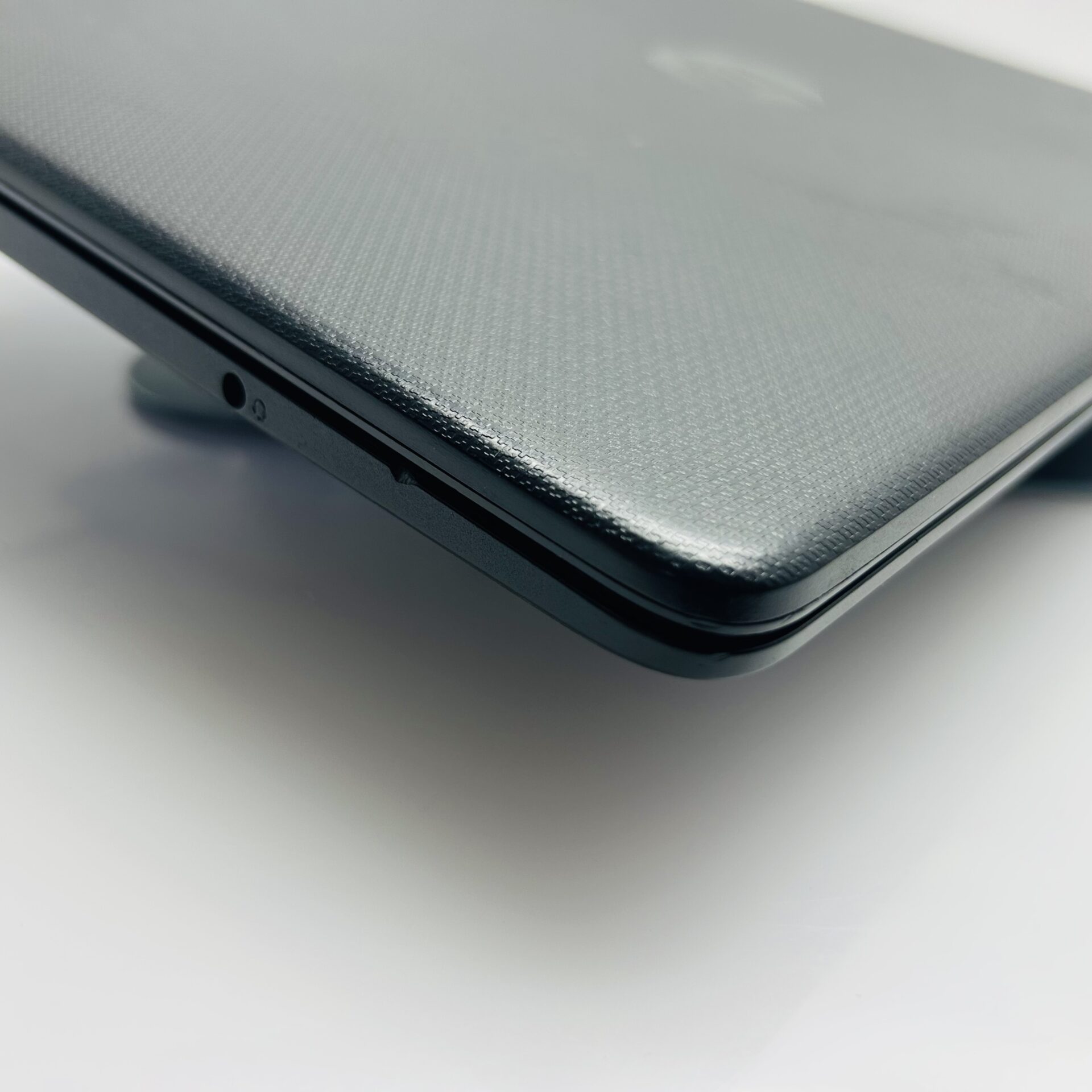 HP Pavillion 15-dw1016ni "Celeron N4020" 1.10GHz 8GB RAM 500GB SSD Black (Grade B) - Loose Hinge - Image 7