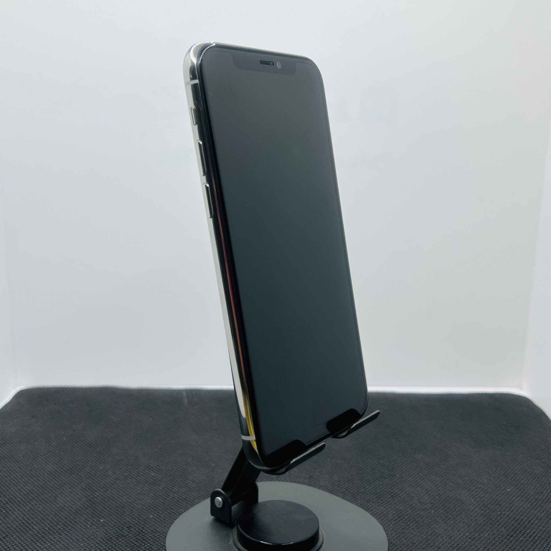 Apple iPhone 11 Pro 256GB Silver - (Grade B) - Image 5