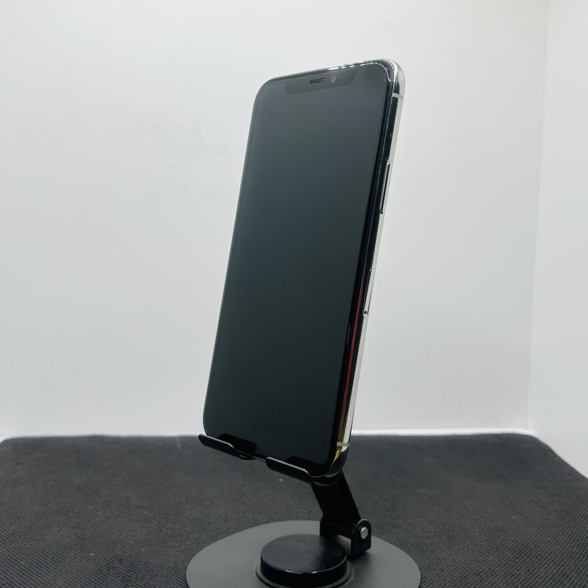 Apple iPhone 11 Pro 256GB Silver - (Grade B) - Image 6