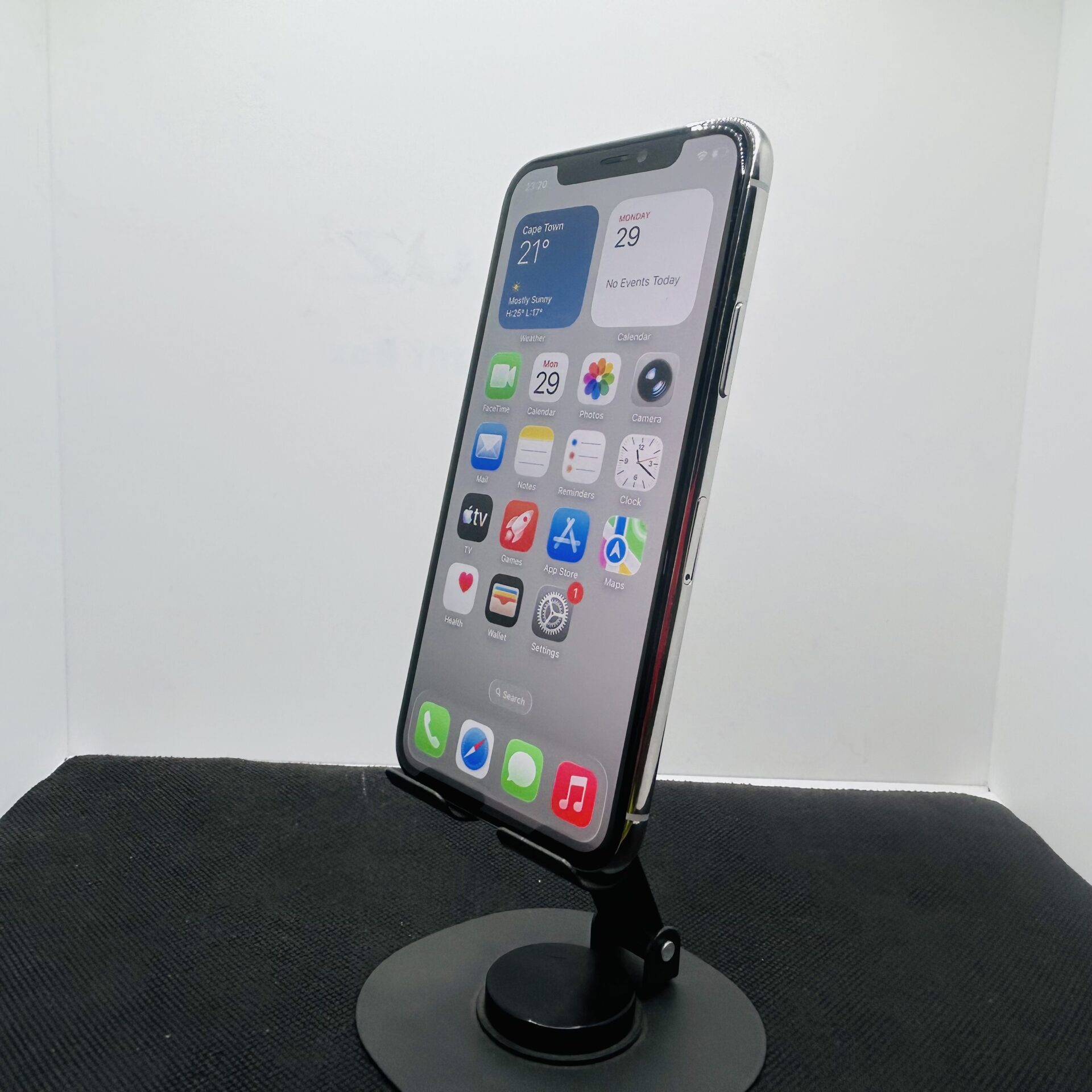 Apple iPhone 11 Pro 256GB Silver - (Grade B) - Image 4