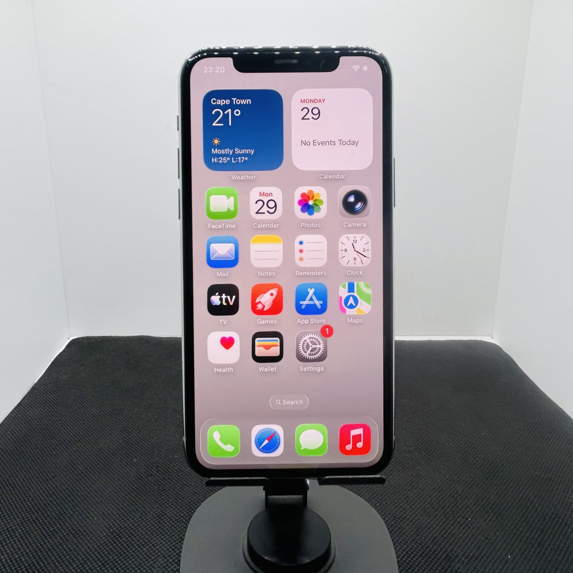 Apple iPhone 11 Pro 256GB Silver - (Grade B) - Image 3