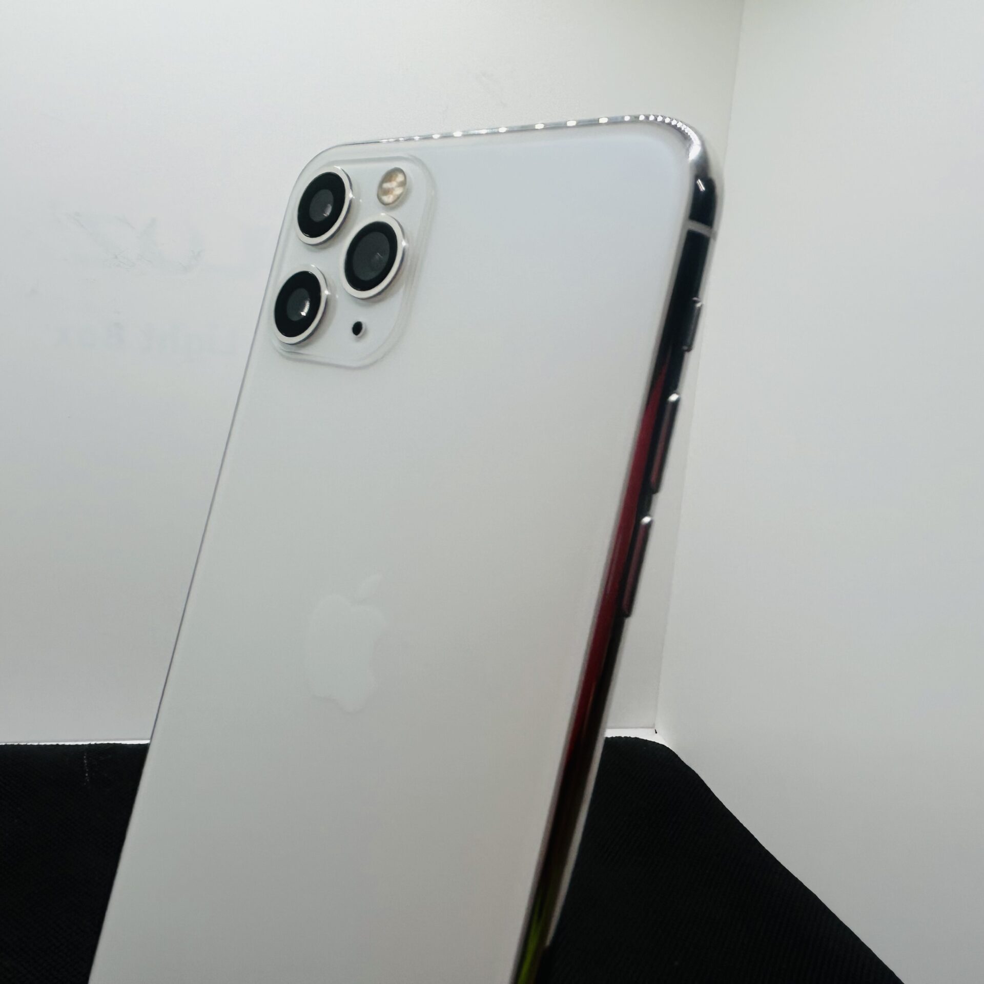 Apple iPhone 11 Pro 256GB Silver - (Grade B) - Image 11