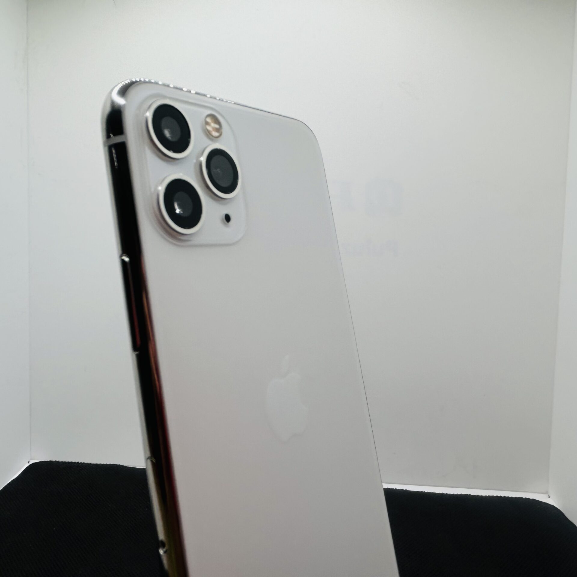 Apple iPhone 11 Pro 256GB Silver - (Grade B) - Image 10