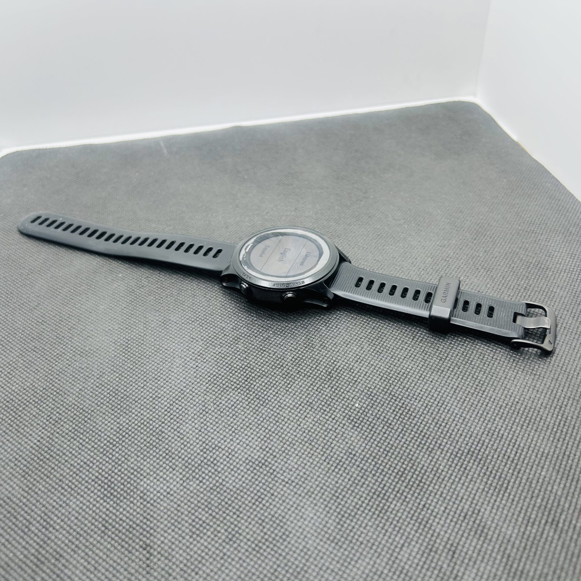 Garmin Forerunner 945 Black (Grade B) - Screen Damage - Image 4