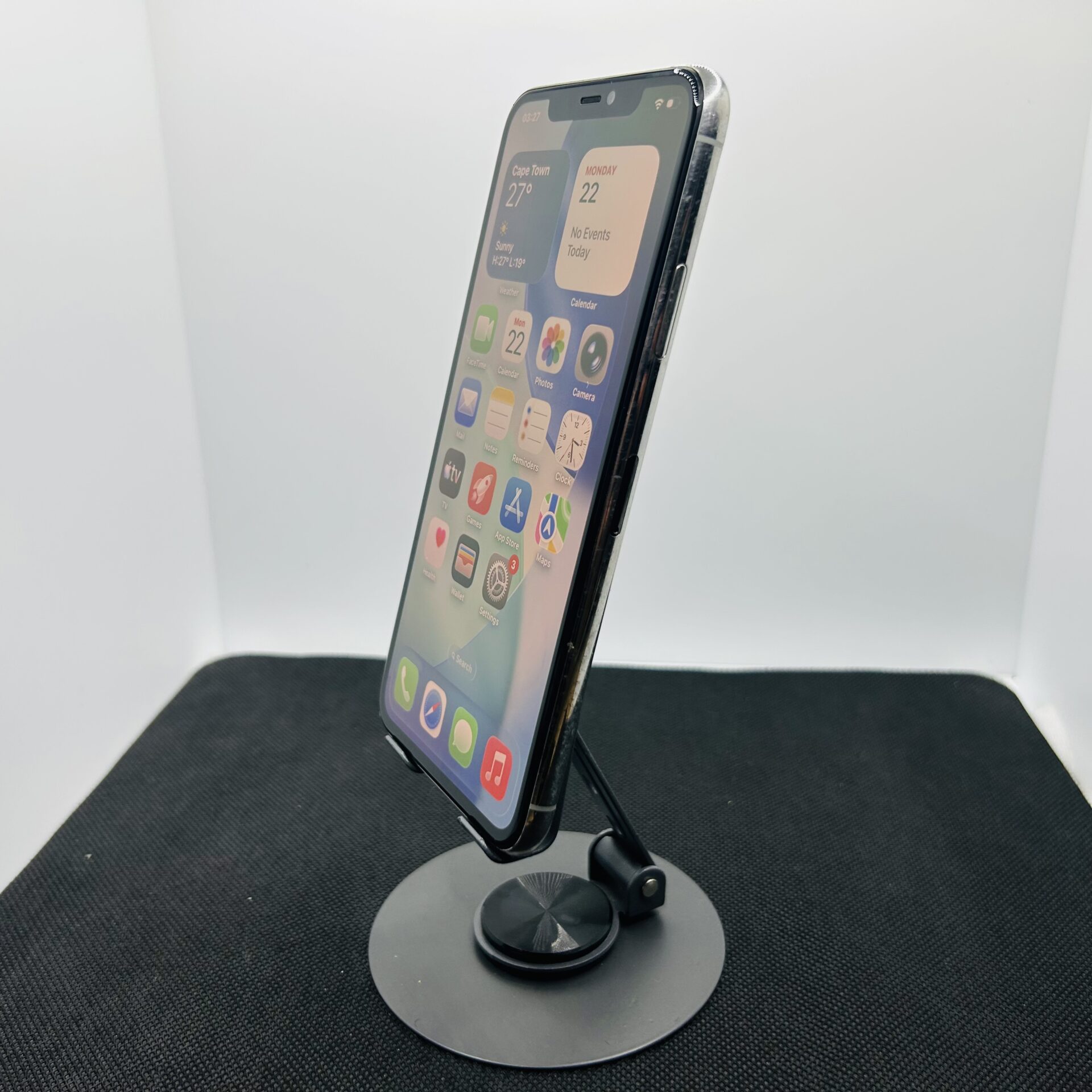 Apple iPhone 11 Pro Max 512GB Silver – (Grade B) - Image 4