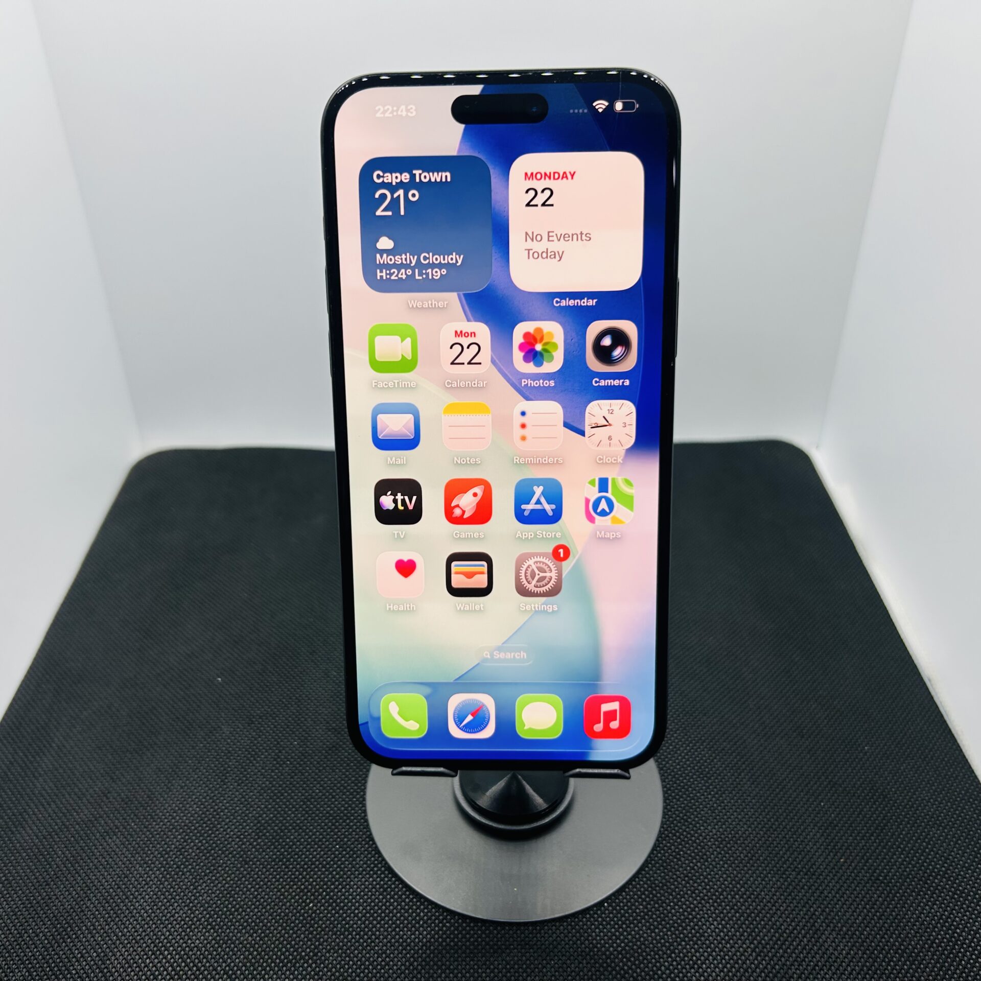 Apple iPhone 15 128GB Black – (Grade B) - Image 3