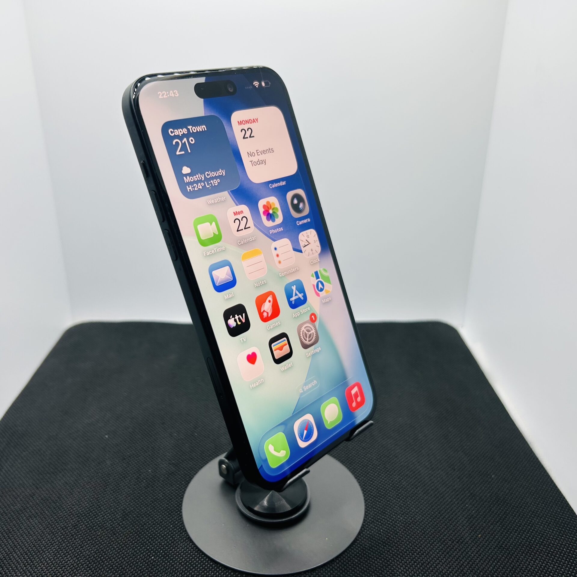 Apple iPhone 15 128GB Black – (Grade B) - Image 2